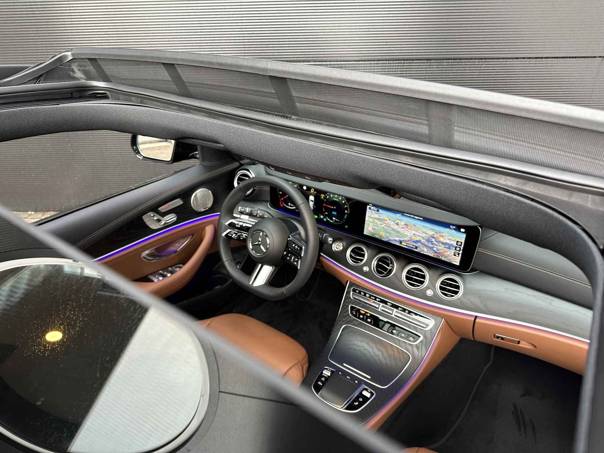 Mercedes-Benz E-Klasse Estate 300e AMG | Premium PLUS | Nightpakket | Panoramadak | 360° Camera | Head-up display | Memorystoelen Verwarmd | Trekhaak | Burmester - 4/13