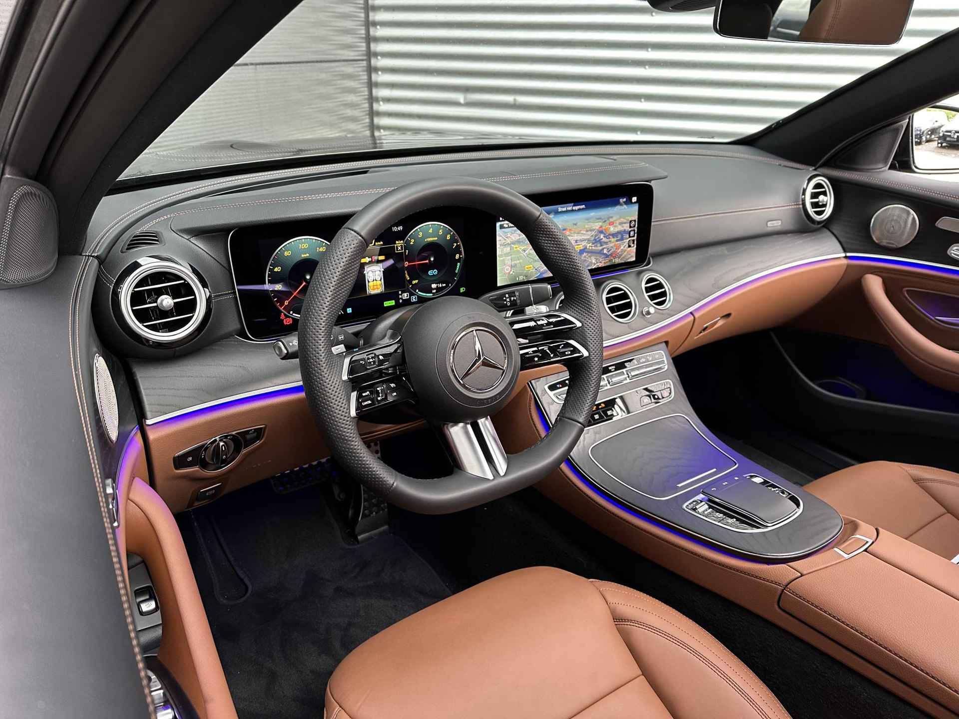 Mercedes-Benz E-Klasse Estate 300e AMG | Premium PLUS | Nightpakket | Panoramadak | 360° Camera | Head-up display | Memorystoelen Verwarmd | Trekhaak | Burmester - 9/13