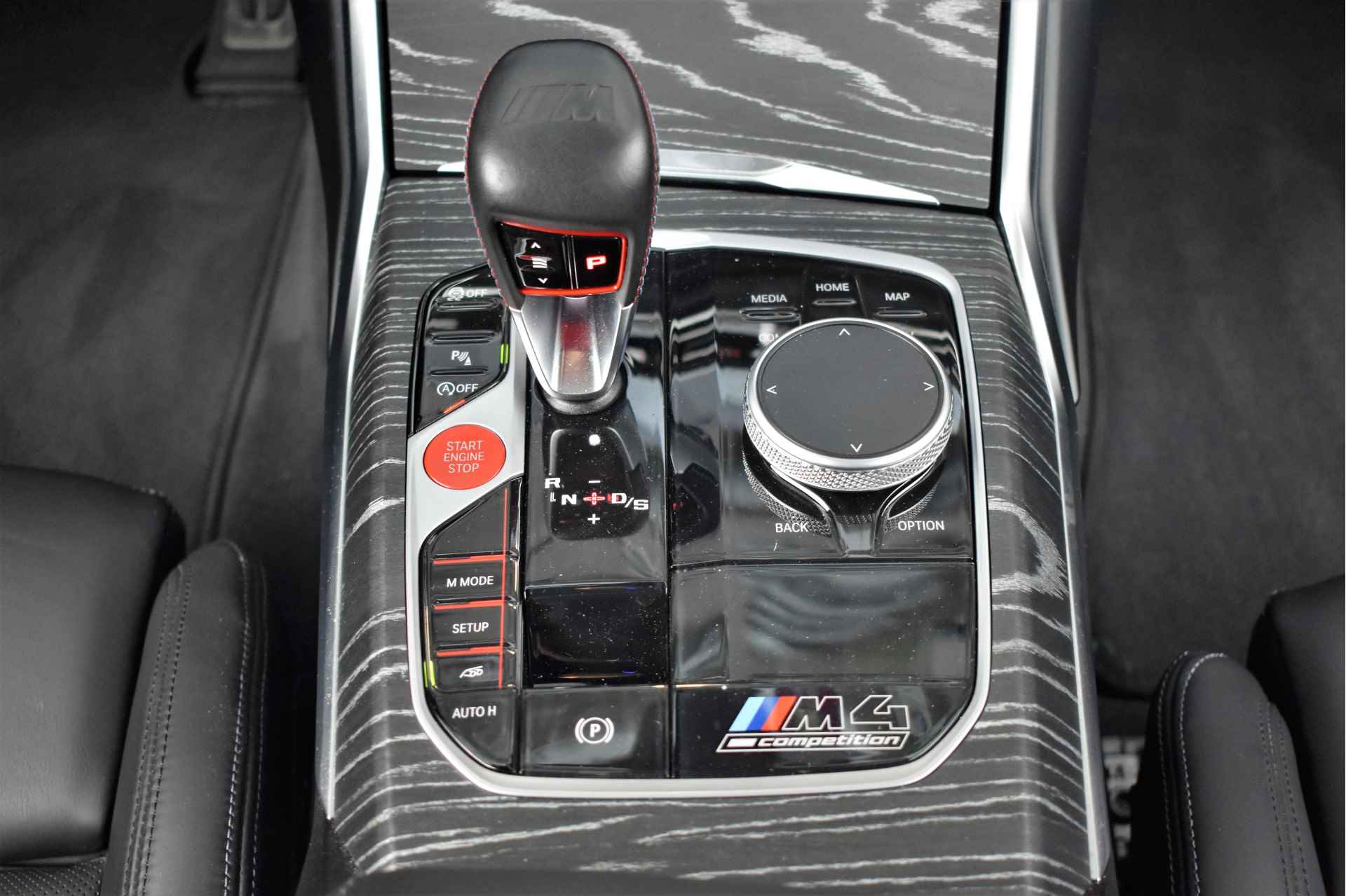 BMW 4 Serie Coupé M4 xDrive Competition Automaat / M Sportstoelen / M Adaptief onderstel / Stoelverwarming / Head-Up / Cruise Control / Live Cockpit Professional / Getint glas achter - 37/53