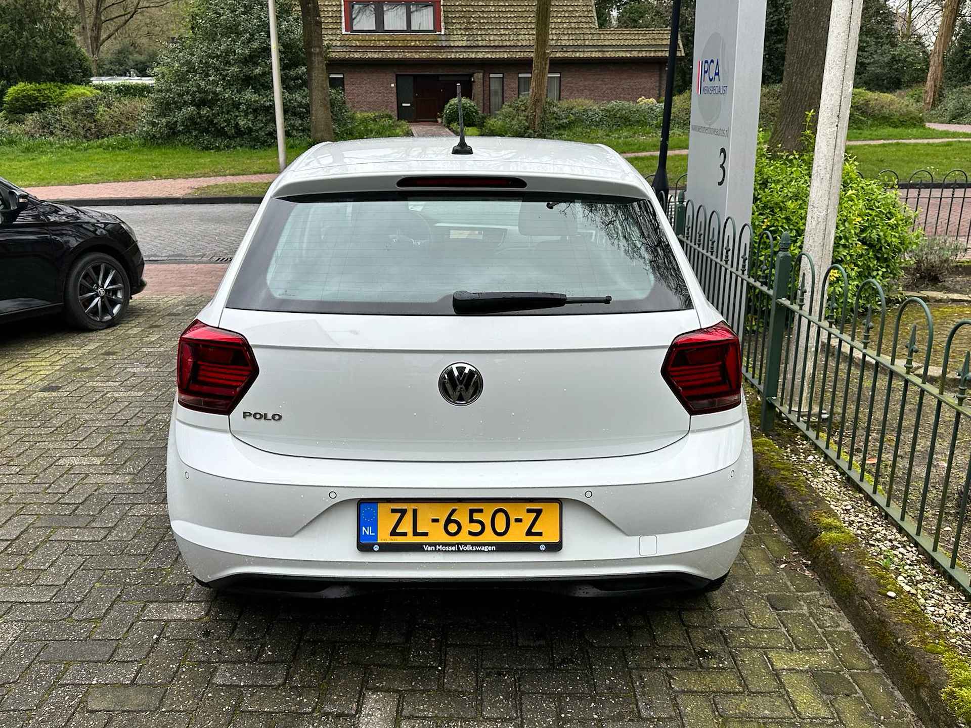 Volkswagen Polo 1.6 TDI Comfortline Business nW type/5-Deurs/Airco/Stuurbed,/Navigatie - 9/33