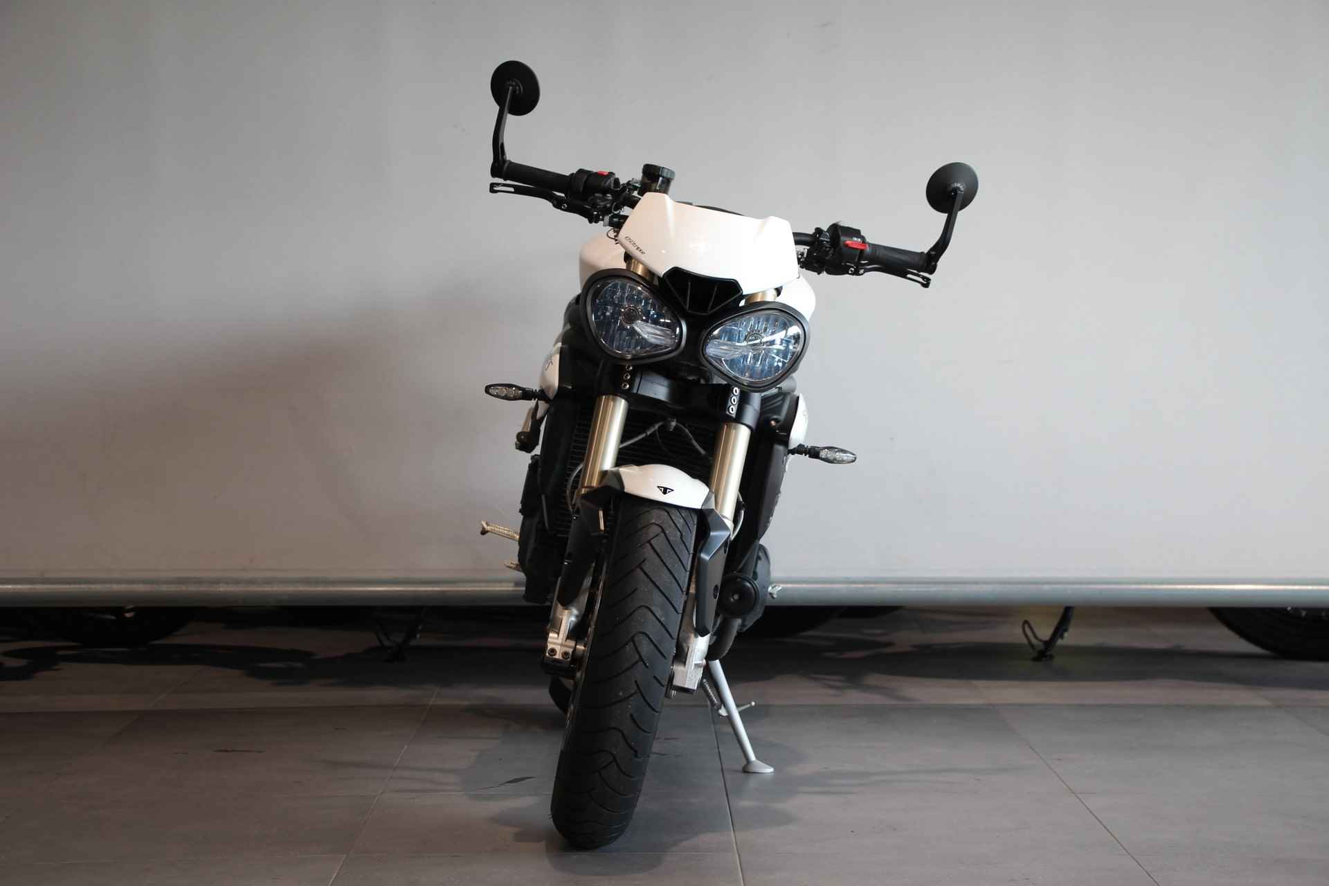 Triumph SPEED TRIPLE - 3/12