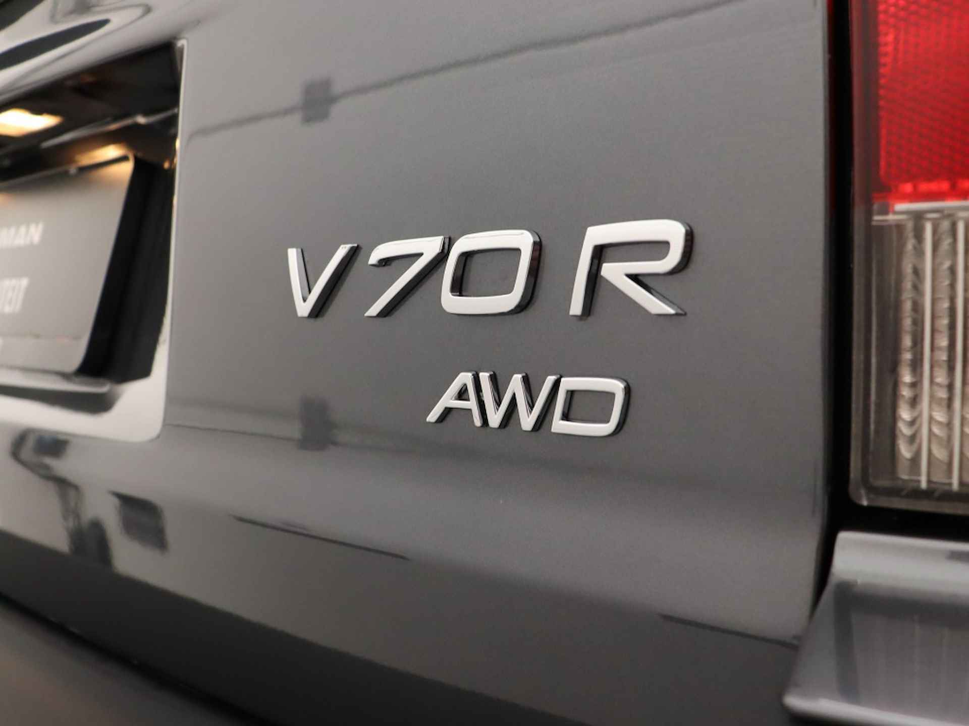 Volvo V70 R AWD NAVI 18INCH FOUR C DOLBY AUDIO YOUNGTIMER - 12/36