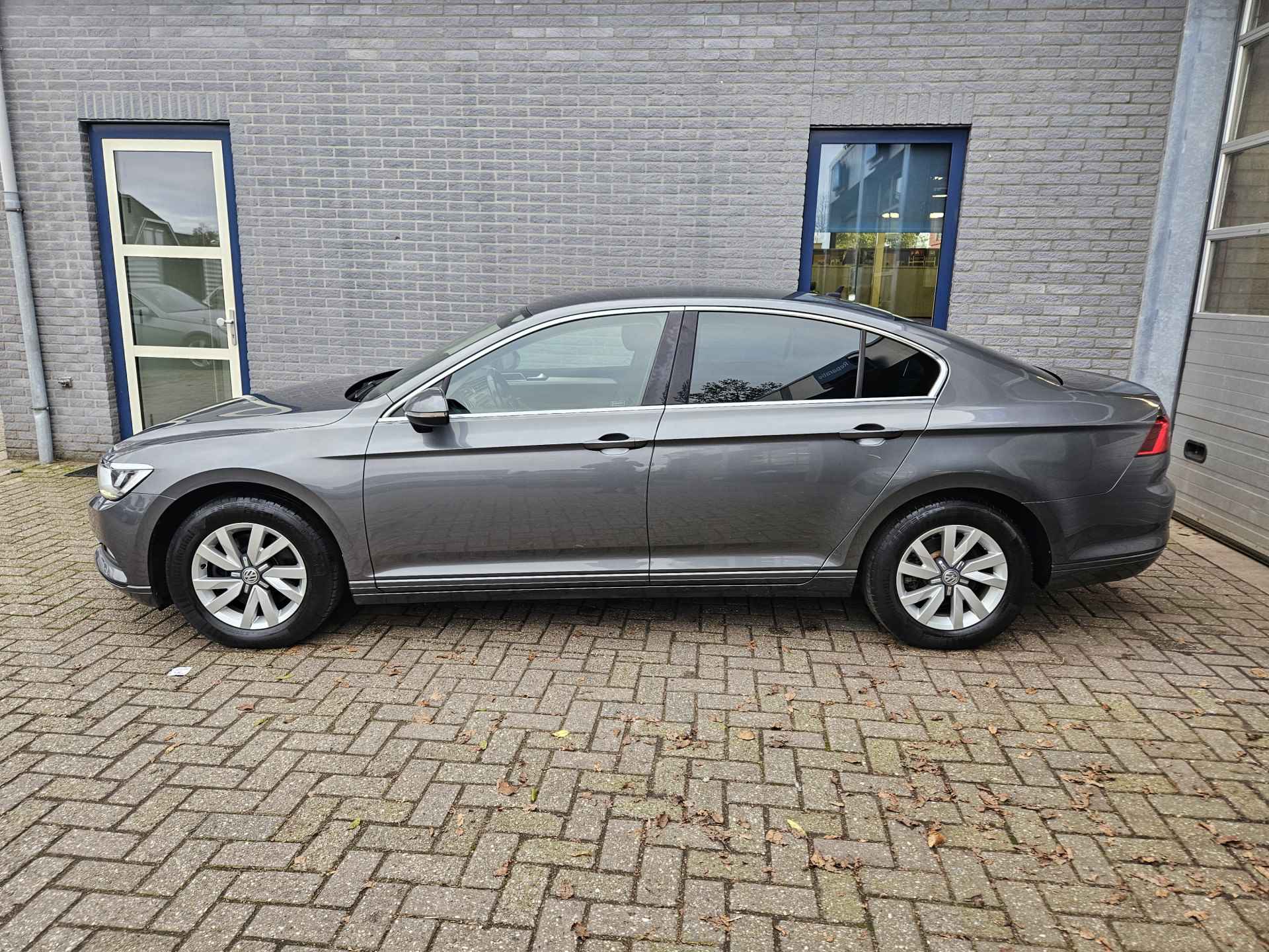 Volkswagen Passat 1.6 TDI Connected Series Inclusief Afleveringskosten - 3/26