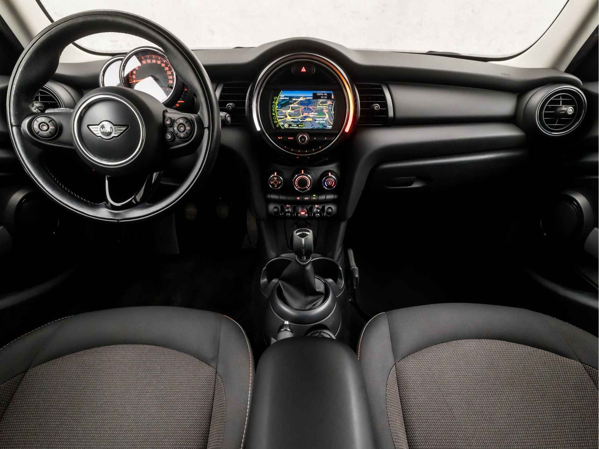 MINI Mini 1.2 One Sport (NAVIGATIE, 5 DEURS, DEALER ONDERHOUDEN, CRUISE, SPORTSTOELEN, ELEK RAMEN, NIEUWE APK, LM VELGEN, NIEUWSTAAT) - 6/33