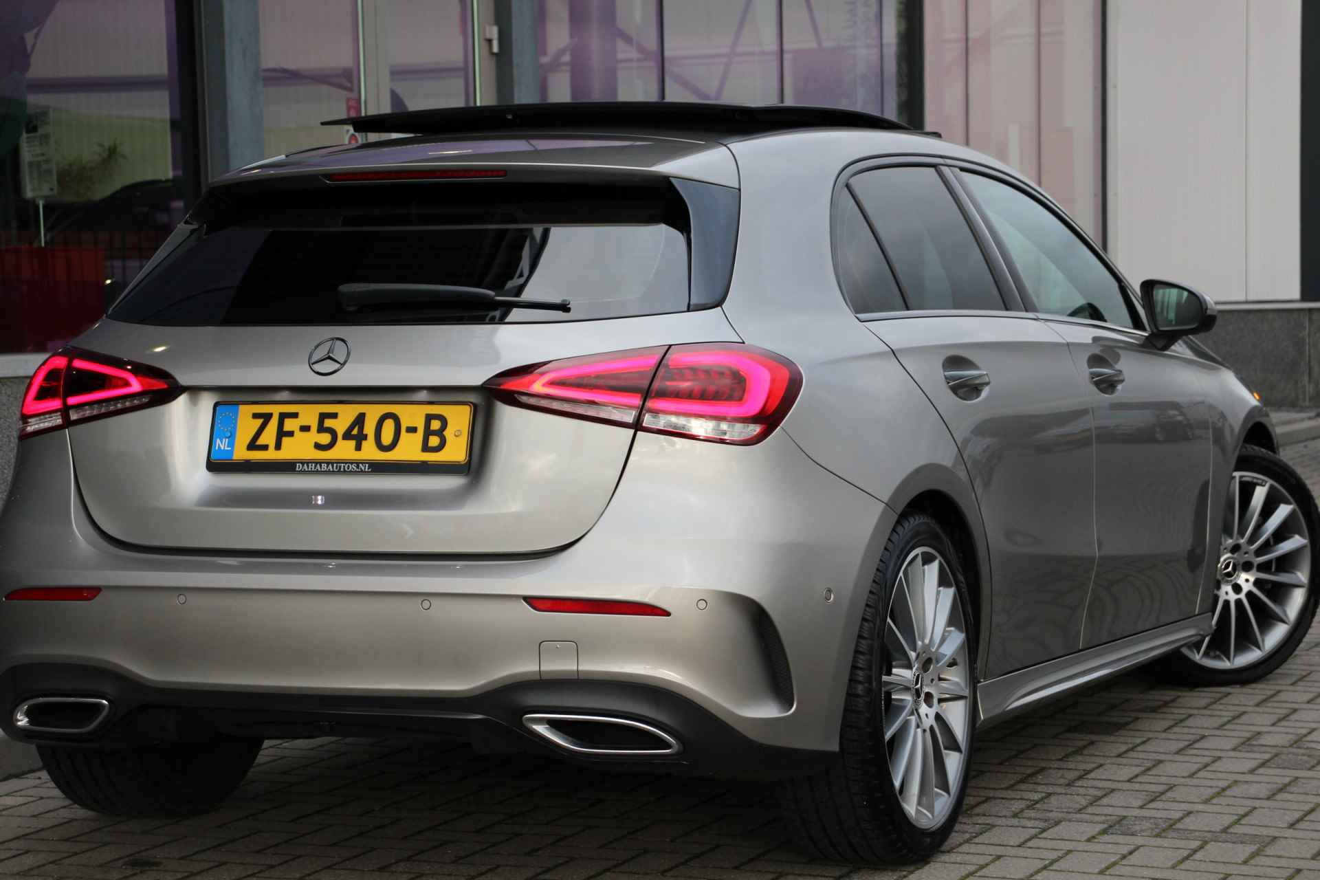 Mercedes-Benz A-Klasse 220 AMG Premium Plus | Night pakket | Leder | Pano | Sfeer | Burmester | - 13/44