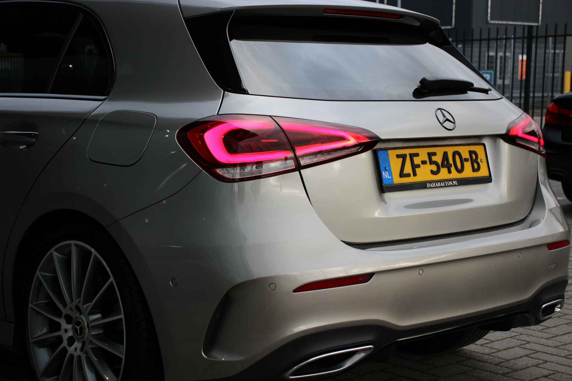 Mercedes-Benz A-Klasse 220 AMG Premium Plus | Night pakket | Leder | Pano | Sfeer | Burmester | - 19/44