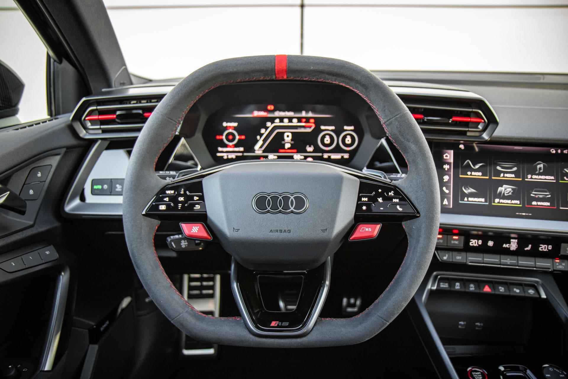 Audi RS 3 Sportback 2.5 TFSI 400pk quattro | Glazen Panoramadak | LMV 19'' | Head-up Display - 29/53