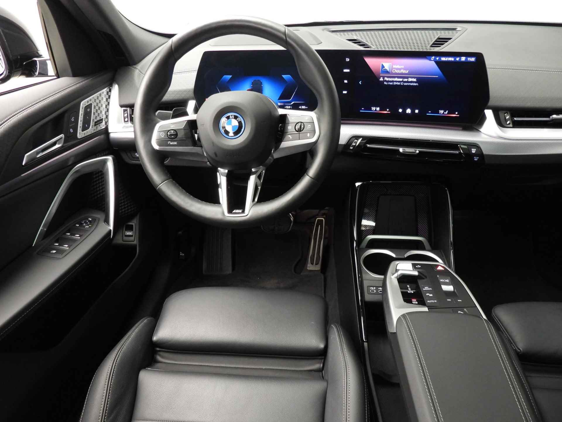 BMW iX2 xDrive30 M-Sportpakket | LED | Leder | HUD | Schuifdak | Elektr. zetels | Keyles go | DAB | Harman-kardon sound | Alu 19 inch - 11/54