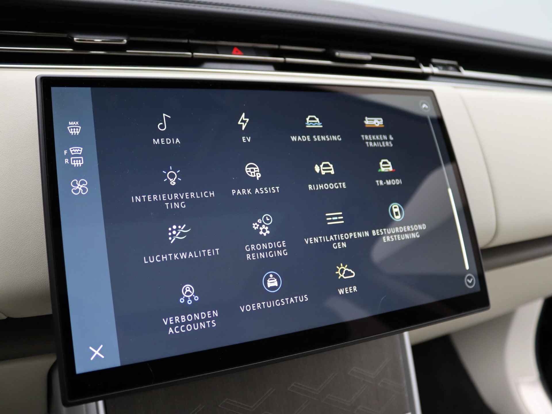 Land Rover Range Rover P550e SV PHEV SVO lak | Stoel verwarming en koeling | Meridian Signature Surround | Massage - 26/63