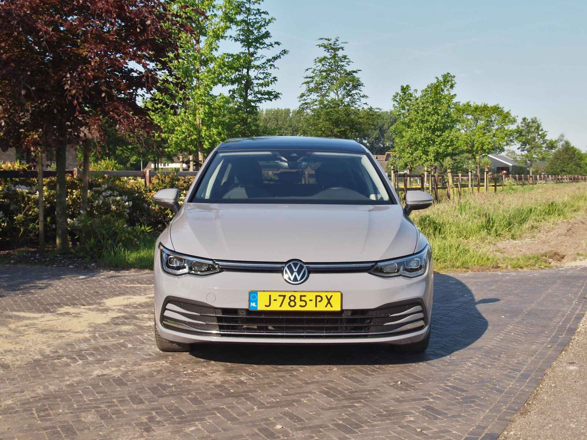 Volkswagen Golf 1.5 eTSI Style | Panoramadak | Camera | Apple Carplay | Cruise Control | - 10/38