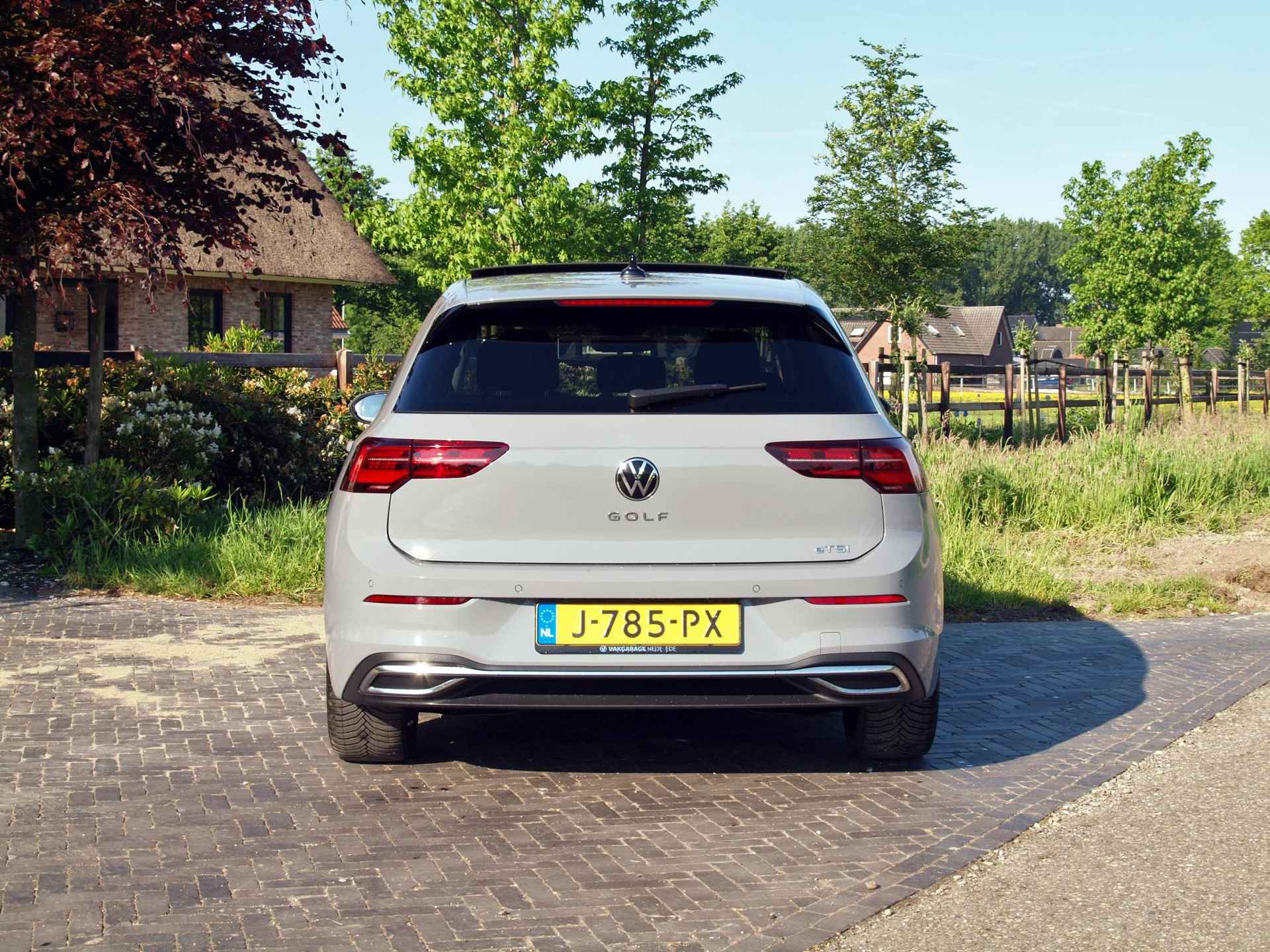 Volkswagen Golf 1.5 eTSI Style | Panoramadak | Camera | Apple Carplay | Cruise Control | - 11/38