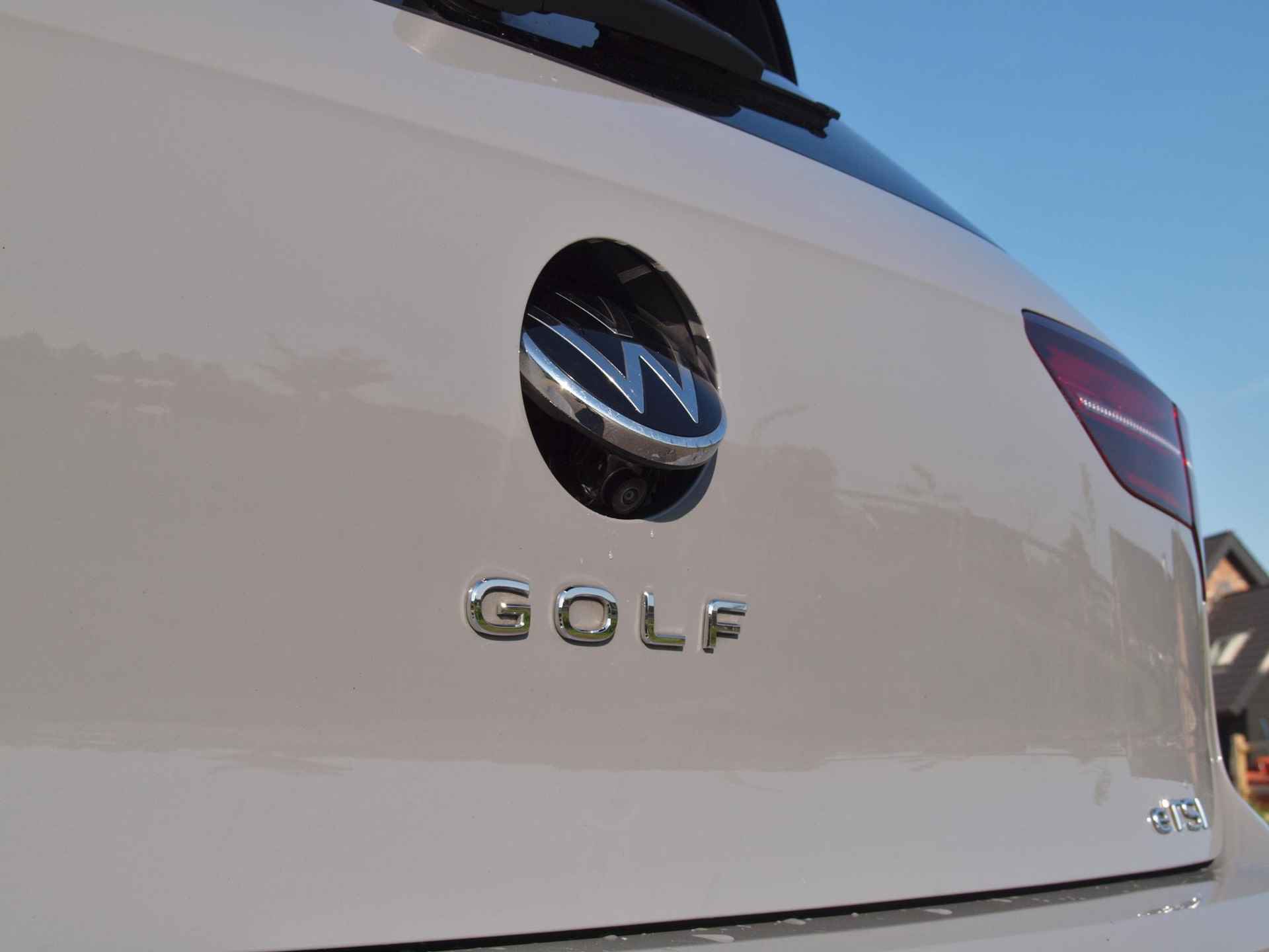 Volkswagen Golf 1.5 eTSI Style | Panoramadak | Camera | Apple Carplay | Cruise Control | - 14/38