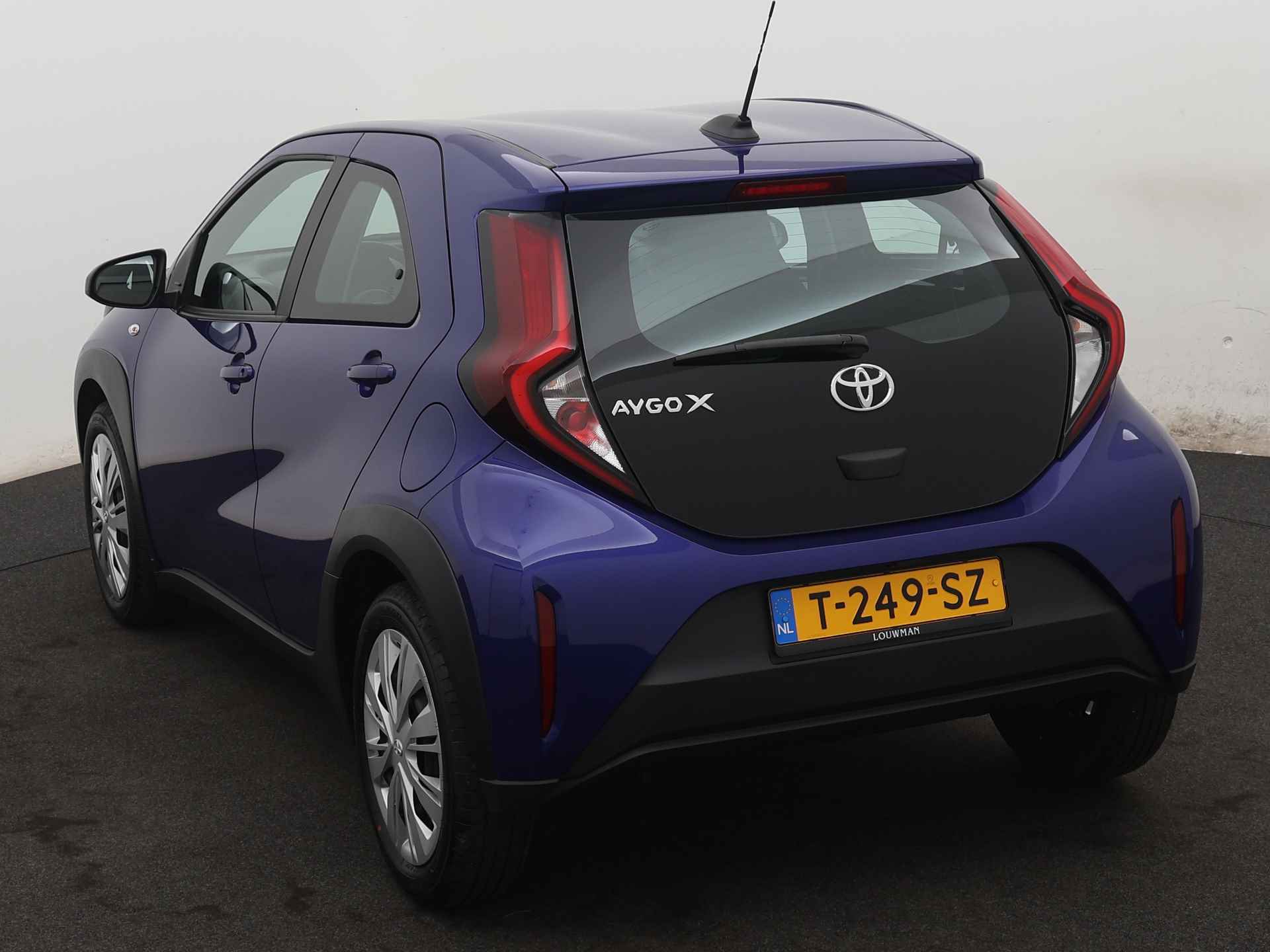 Toyota Aygo X 1.0 VVT-i MT play | Apple CarPlay / Android Auto (Navigatie) | Camera | Airco | - 17/41