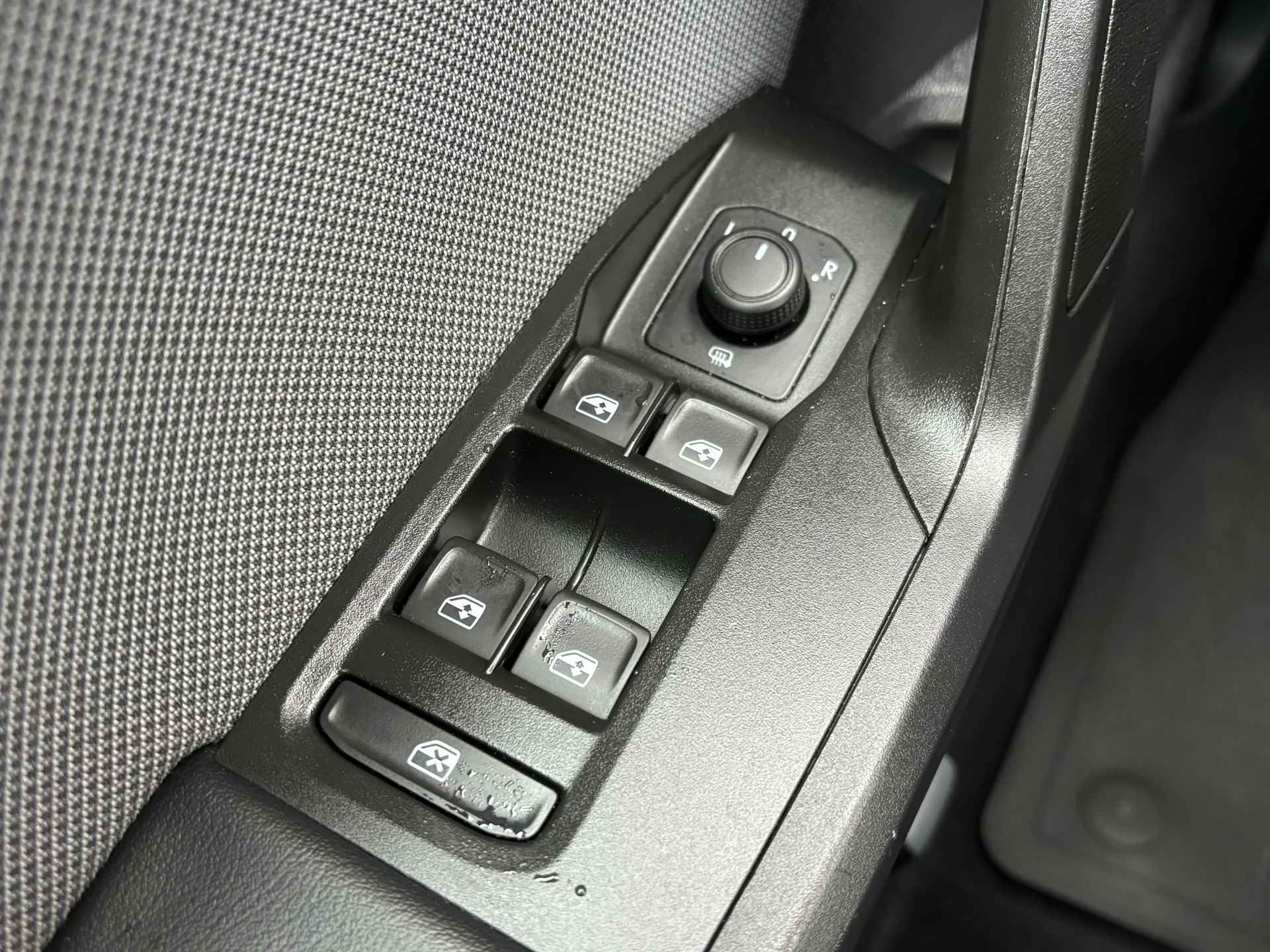 SEAT Leon 1.0 eTSI 110 pk Style Business Intense 7-DSG | Apple Carplay/Android Auto | Camera | Cruise control adaptief | - 15/31