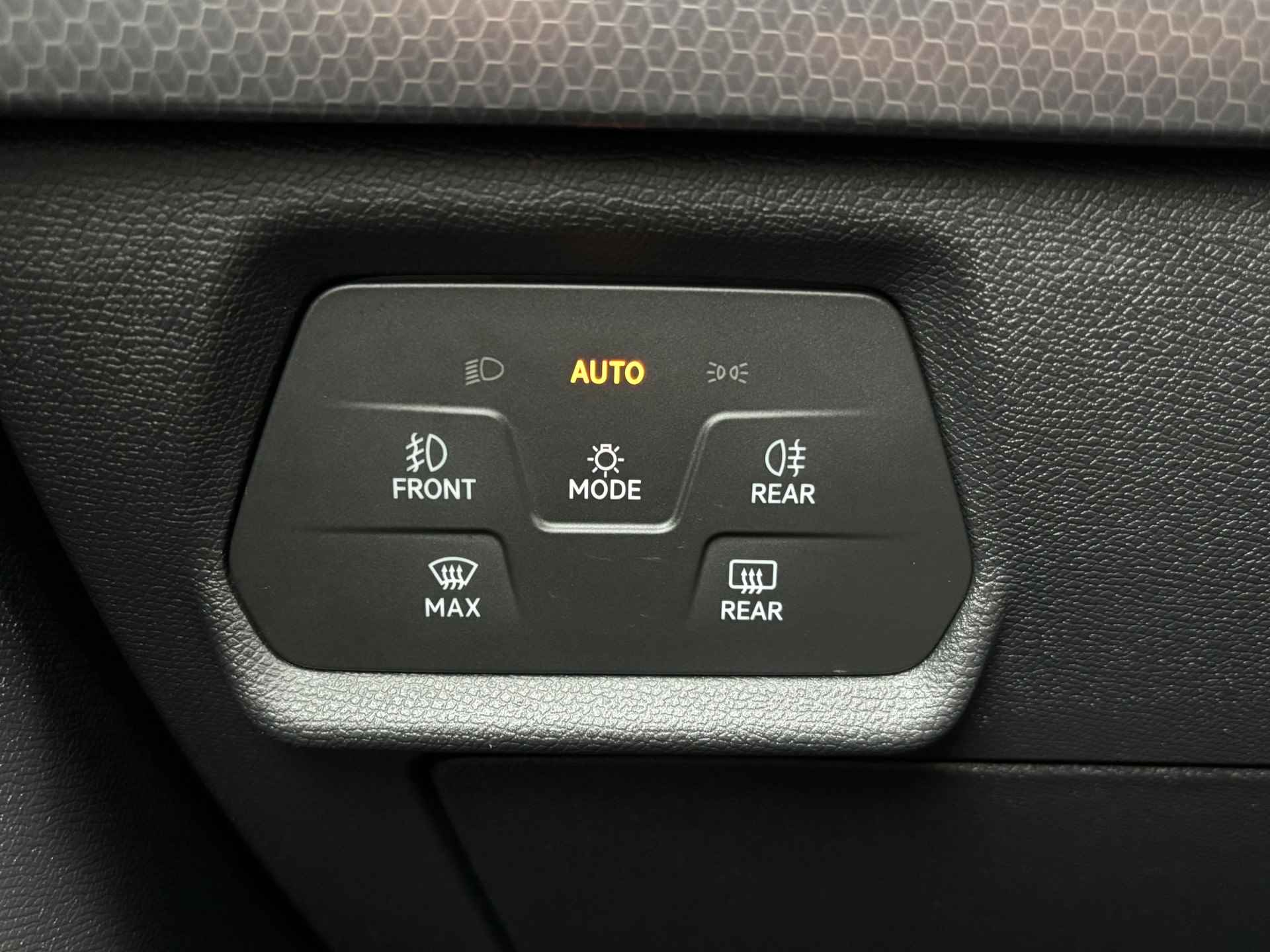 SEAT Leon 1.0 eTSI 110 pk Style Business Intense 7-DSG | Apple Carplay/Android Auto | Camera | Cruise control adaptief | - 16/31