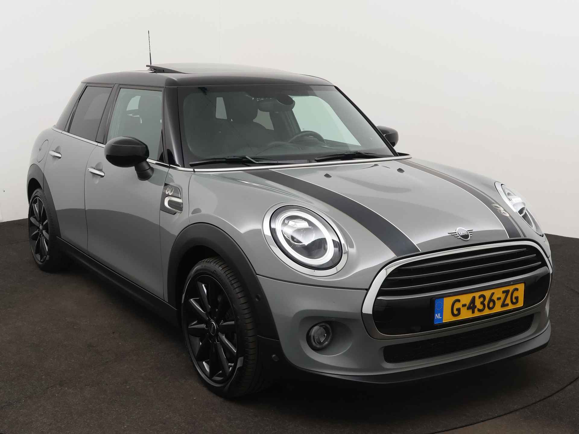 MINI 5-deurs 1.5 136pk Cooper 60 Years Edition Automaat | Panoramadak | Harman Kardon Audio | Union Jack | Leer | Navigatie | Head-up Display | Stoelverwarming | Climate Control | - 28/46