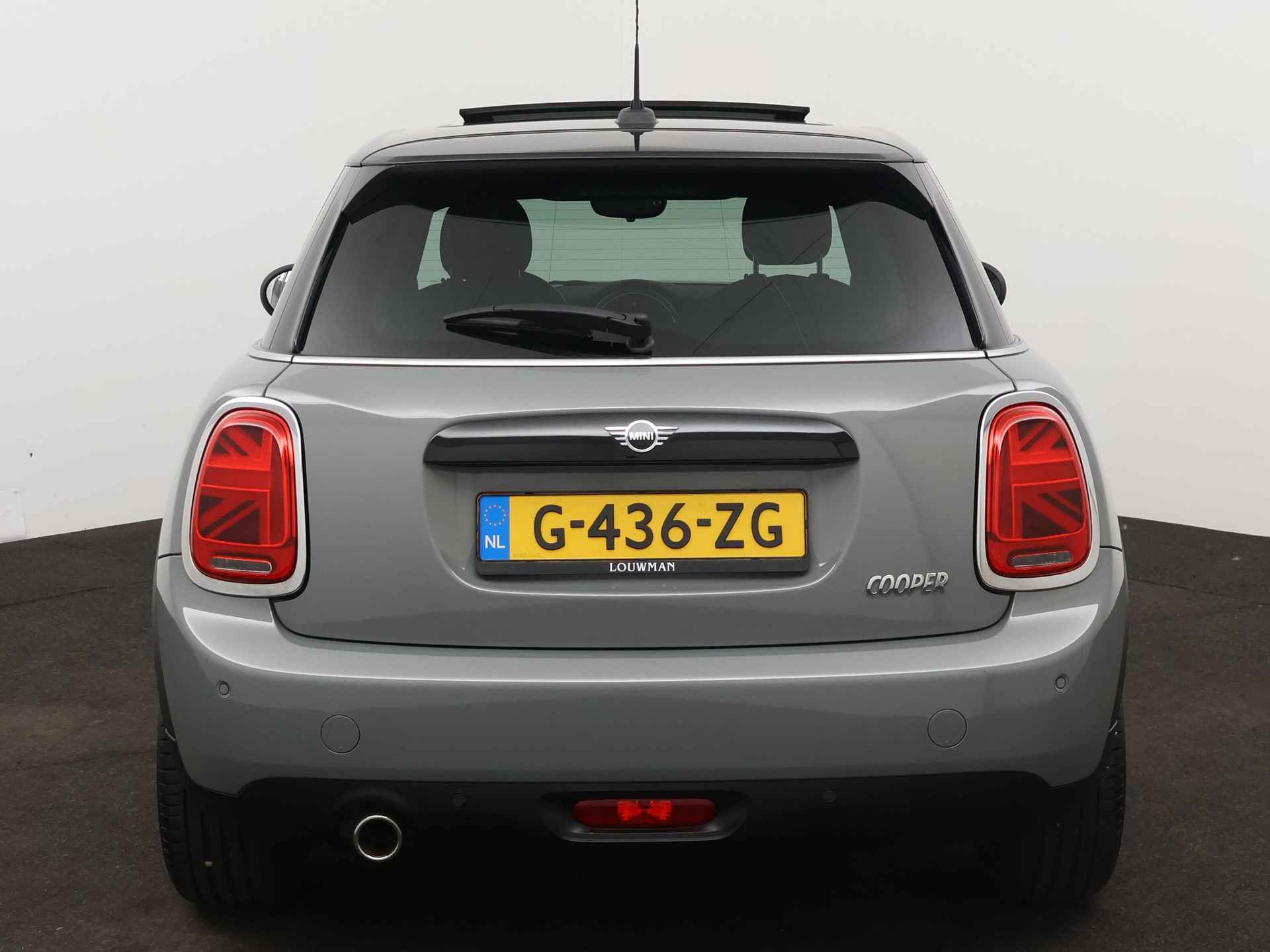 MINI 5-deurs 1.5 136pk Cooper 60 Years Edition Automaat | Panoramadak | Harman Kardon Audio | Union Jack | Leer | Navigatie | Head-up Display | Stoelverwarming | Climate Control | - 29/46