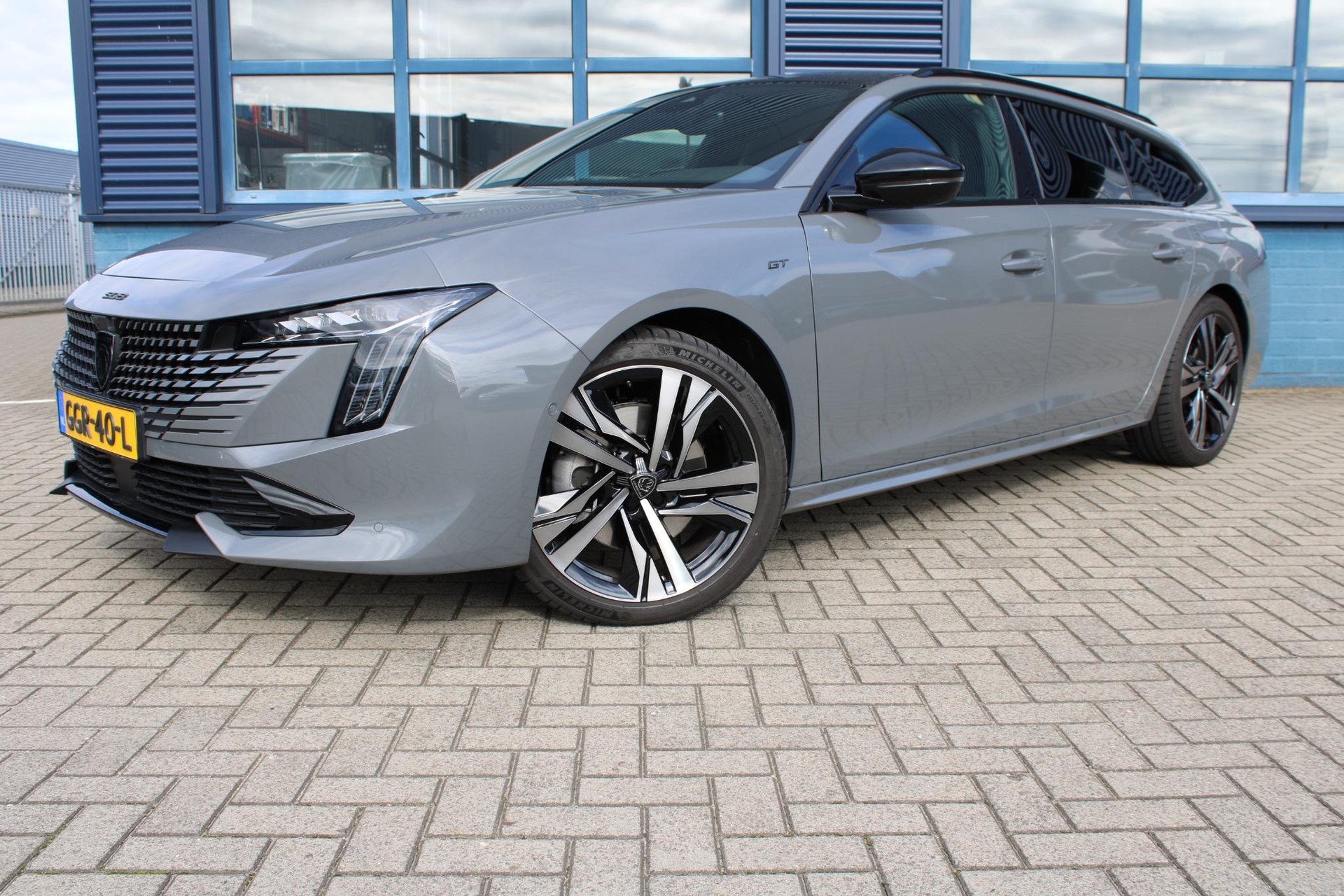 Peugeot 508 SW 1.6 HYbrid 225 GT DEMO Vraag naar km stand