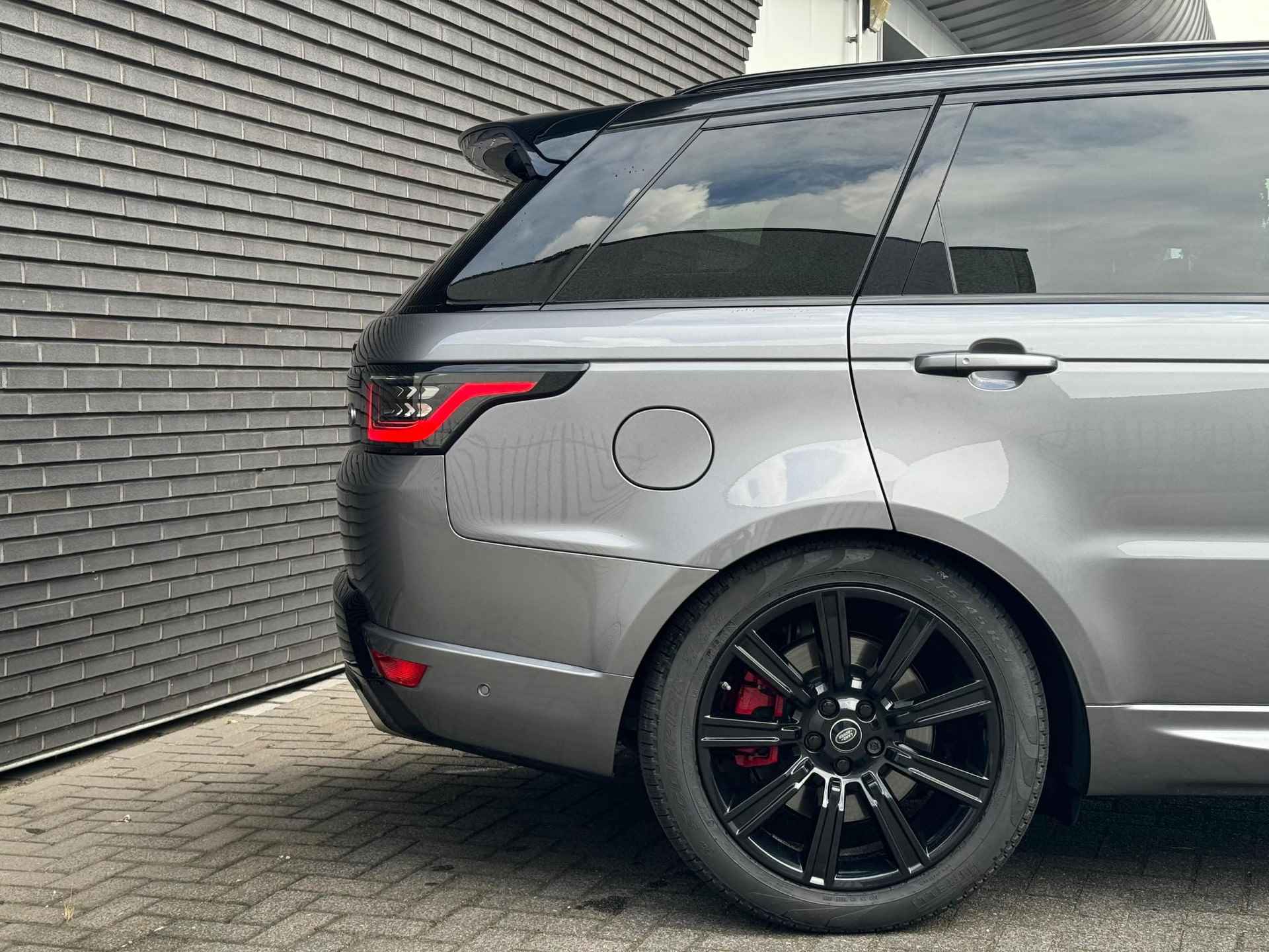 Land Rover Range Rover Sport P400e Limited Edition - 2/13