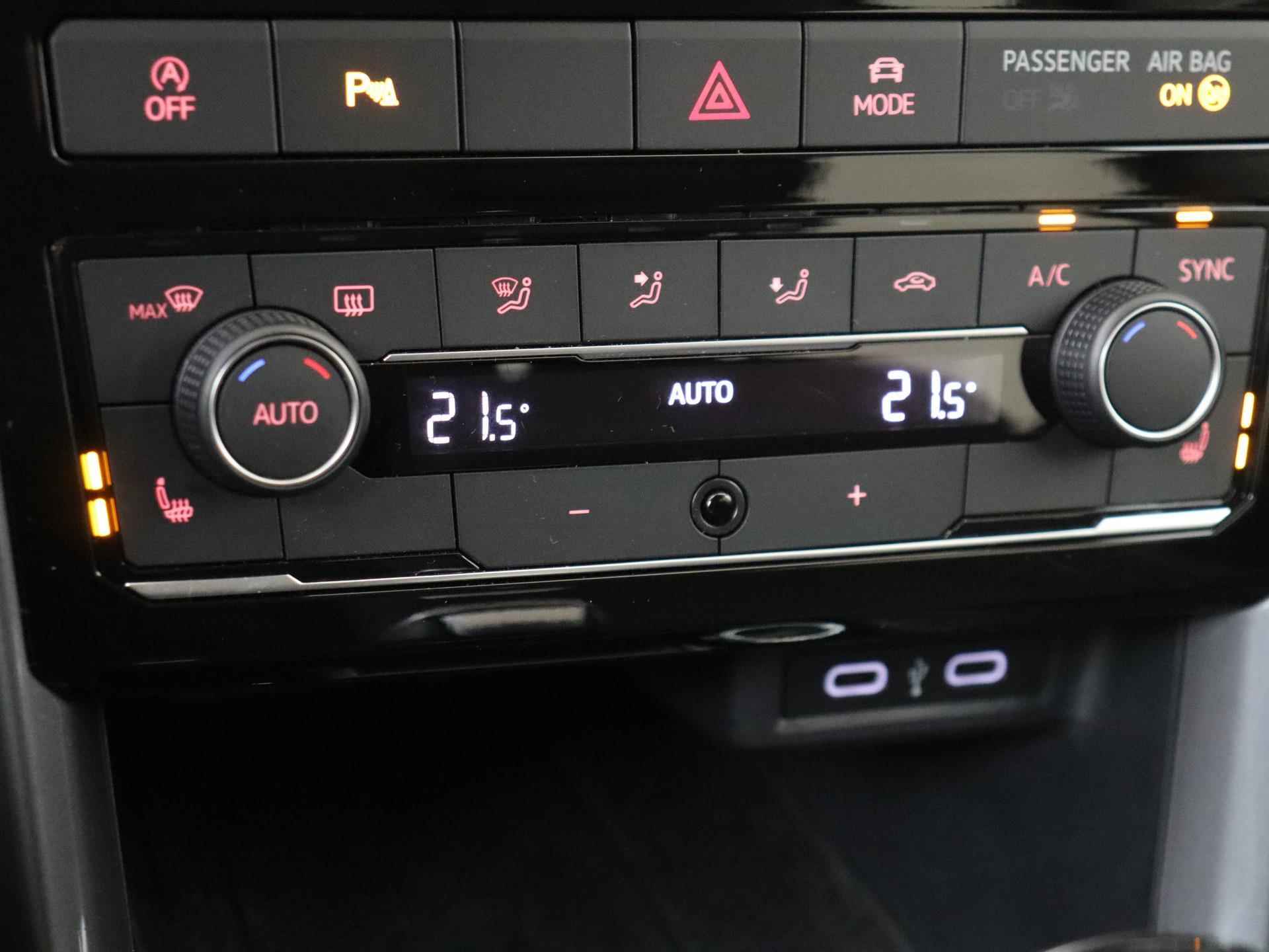 Volkswagen T-Cross 1.5 TSI Style | Adaptieve Cruise Control | Stoelverwarming | Camera | Apple Carplay & Android Auto | Blind Spot Warning | Privacy Glass - 12/24