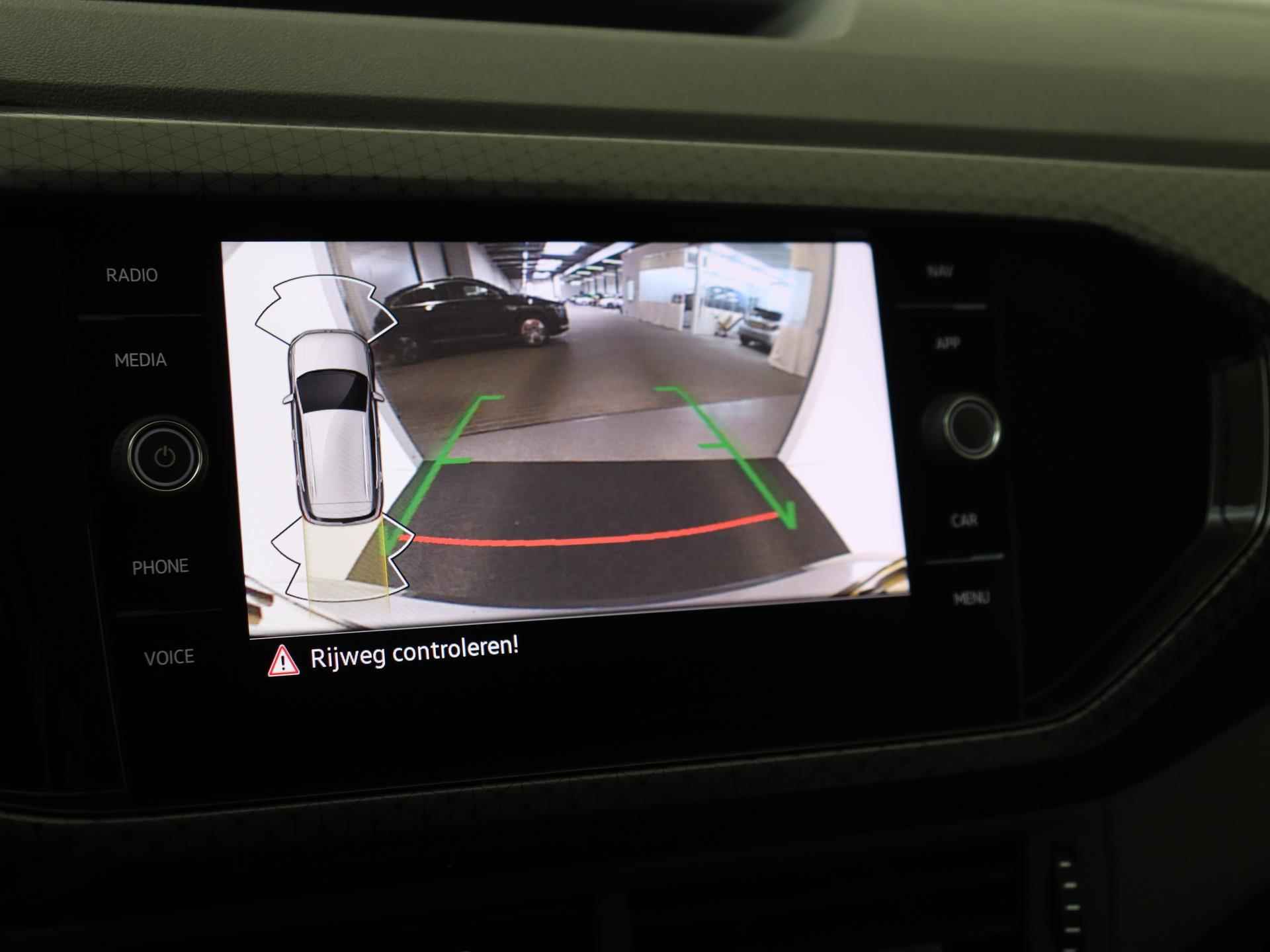 Volkswagen T-Cross 1.5 TSI Style | Adaptieve Cruise Control | Stoelverwarming | Camera | Apple Carplay & Android Auto | Blind Spot Warning | Privacy Glass - 13/24