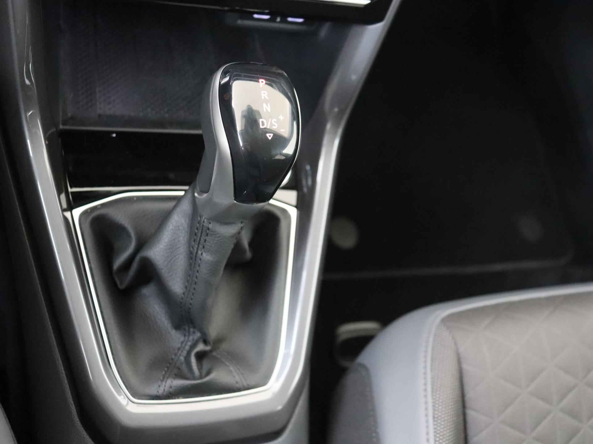Volkswagen T-Cross 1.5 TSI Style | Adaptieve Cruise Control | Stoelverwarming | Camera | Apple Carplay & Android Auto | Blind Spot Warning | Privacy Glass - 15/24