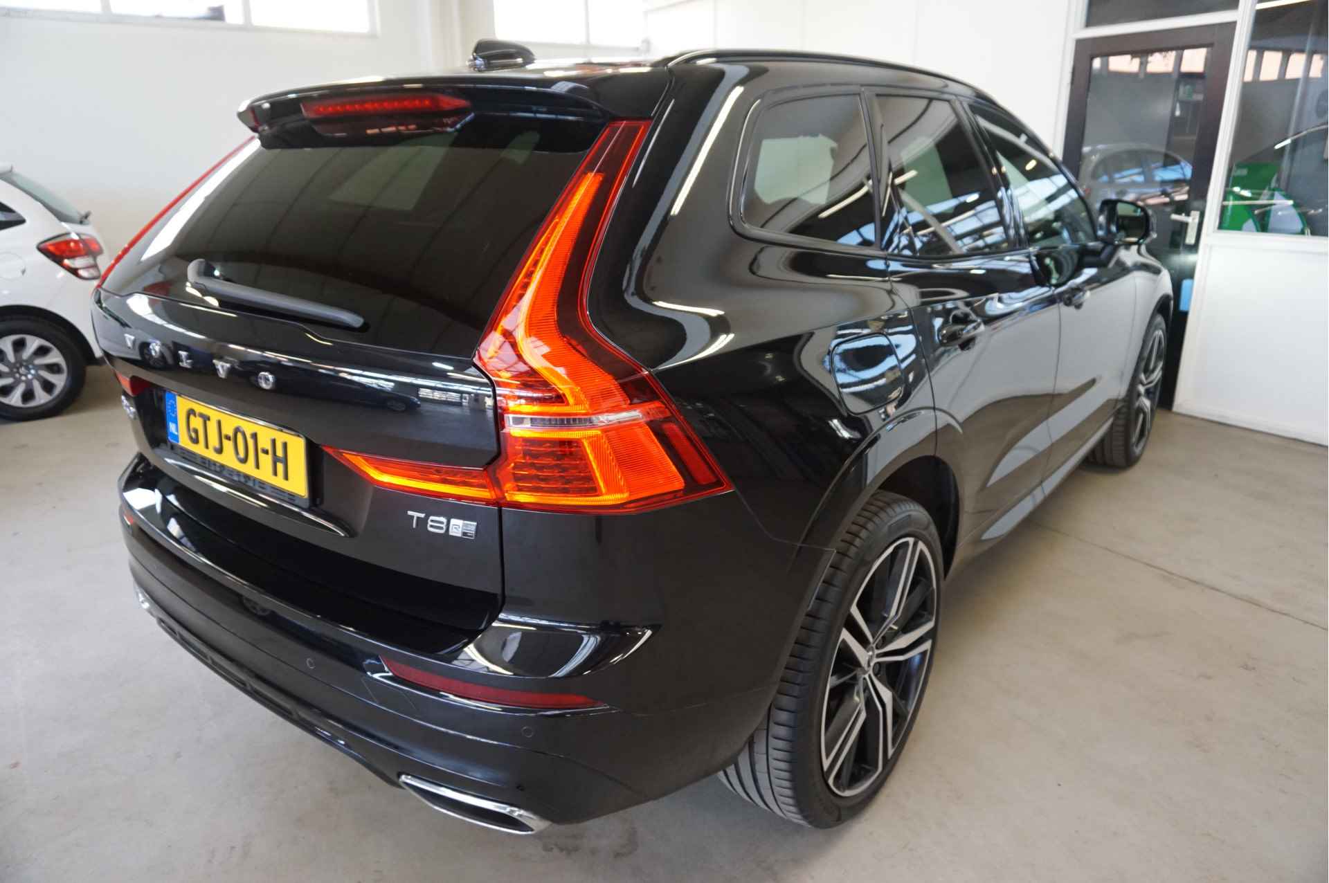 Volvo XC60 2.0 Recharge T8 AWD R-Design 21"Velgen - Pilot Assist Adaptief Cruiscontr. - 3/68