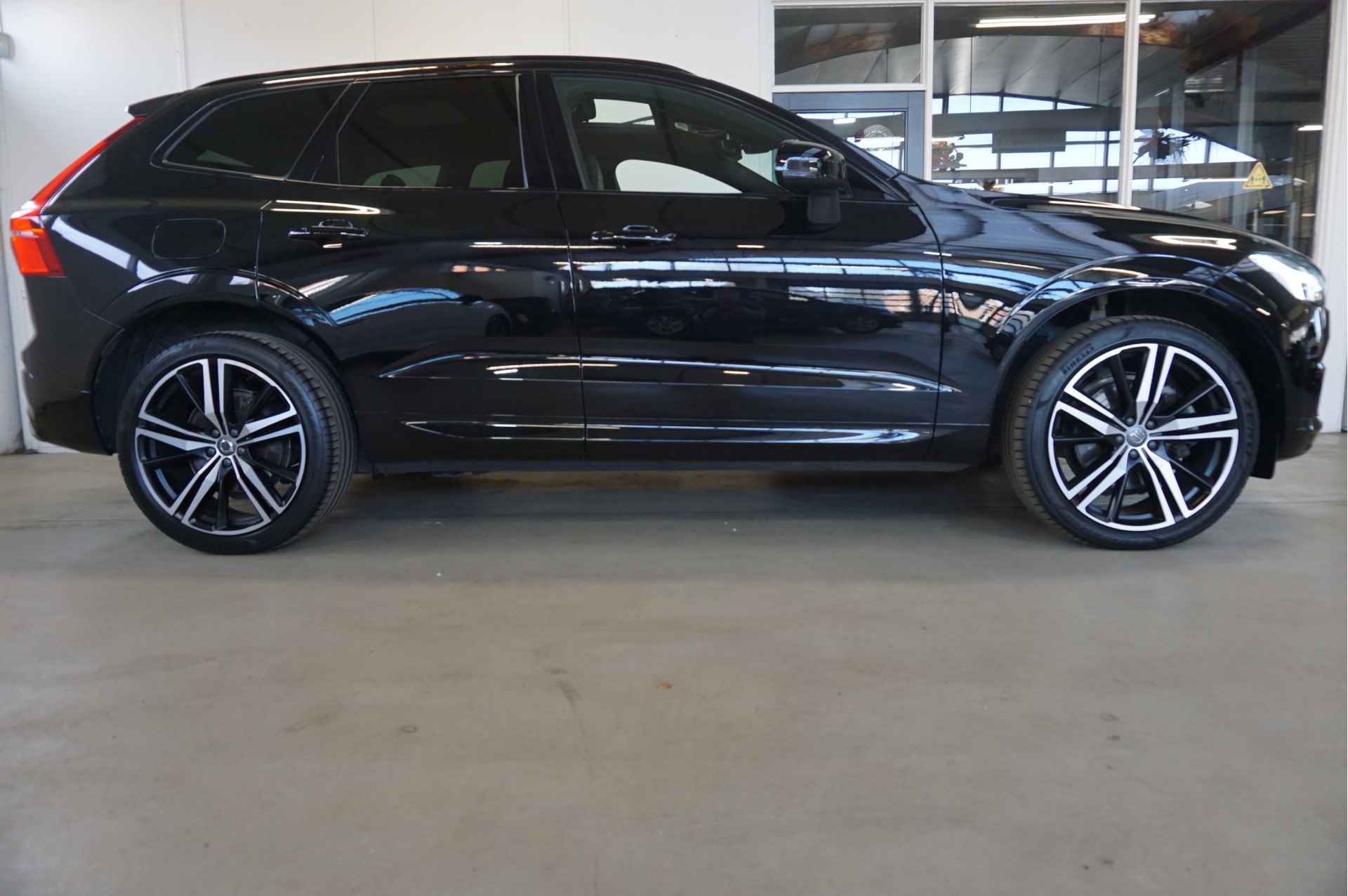 Volvo XC60 2.0 Recharge T8 AWD R-Design 21"Velgen - Pilot Assist Adaptief Cruiscontr. - 22/68