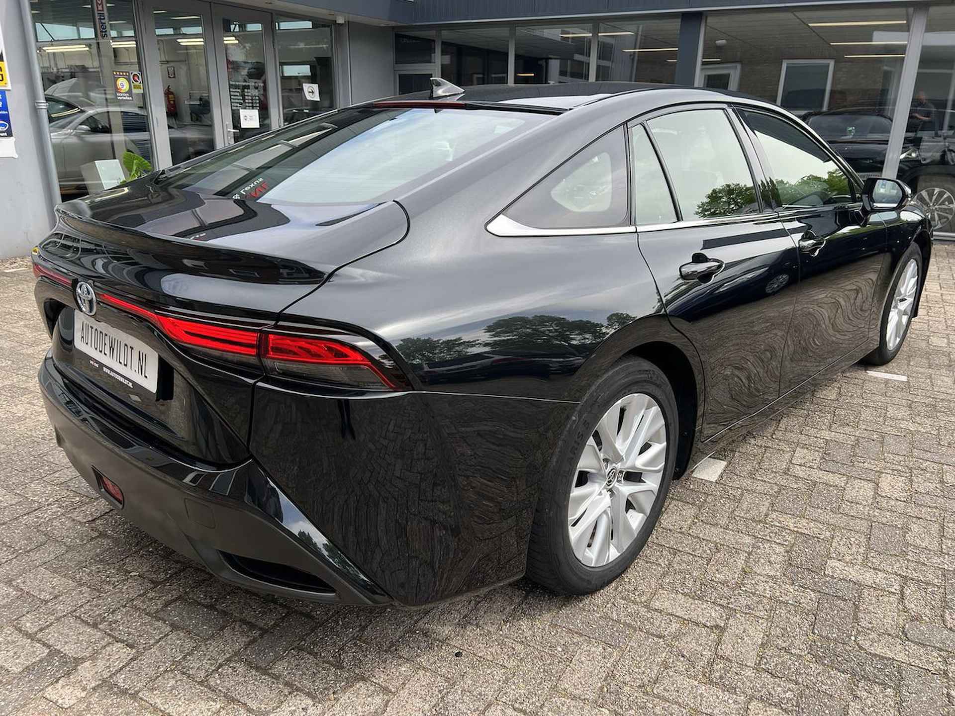 Toyota Mirai DYNAMIC A/T + FABRIEKSGARANTIE - 4/33