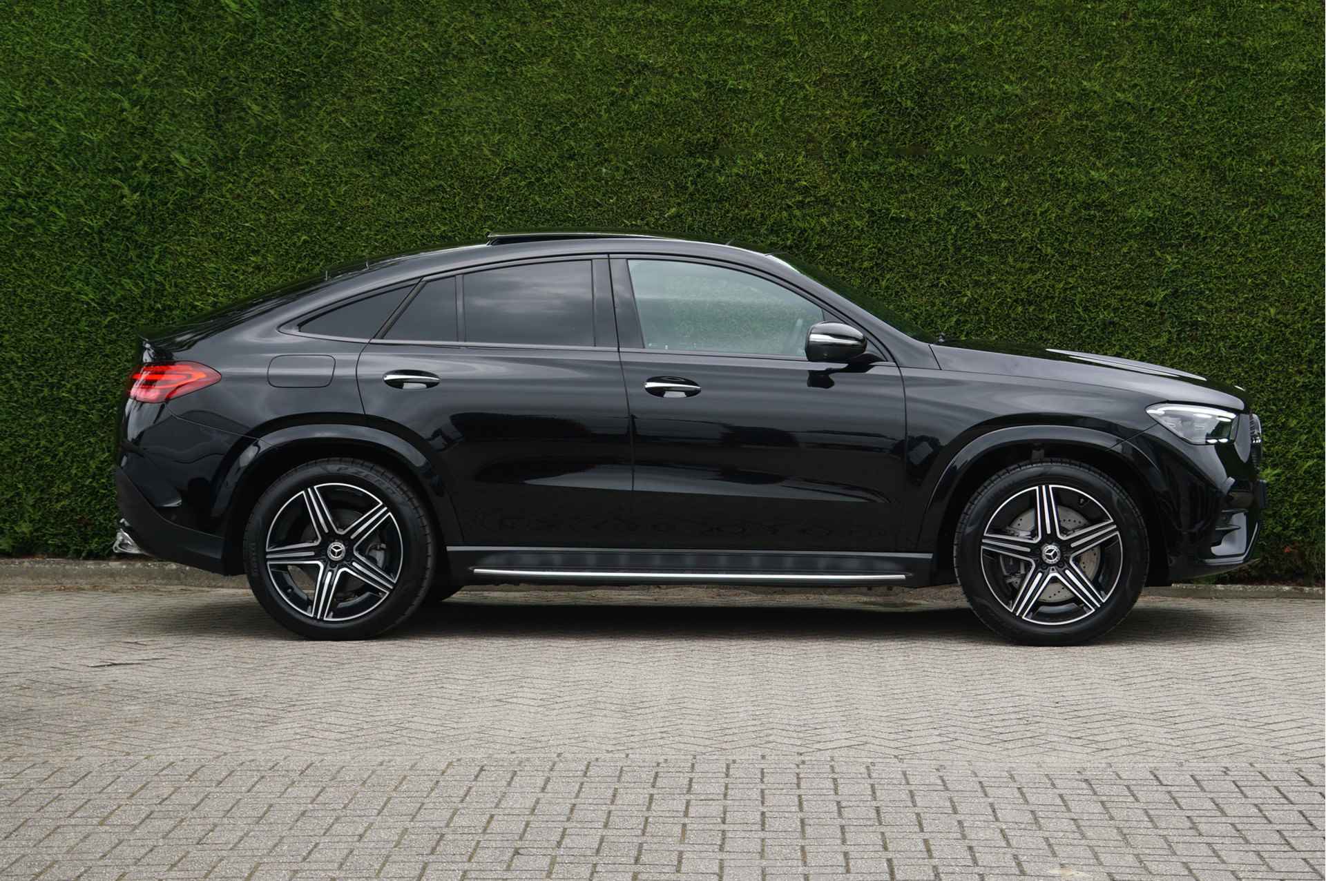 Mercedes-Benz GLE Coupé GLE 400 e 4M Coupé AMG Line Night Facelift | Airmatic Rijassistentie Trekhaak Burmester Panorama - 4/66