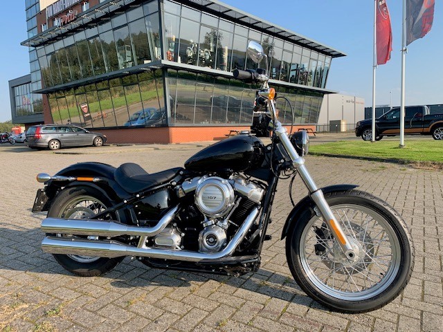 Harley-Davidson SOFTAIL FXST / FXBB STREETBOB