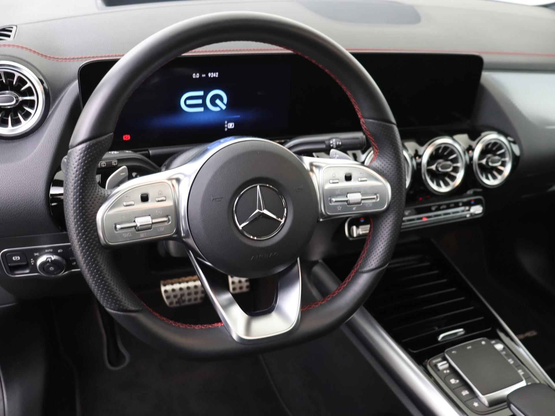 Mercedes-Benz EQA 250 AMG Line 67 kWh / Panorama-schuifdak / Nightpakket / Sfeerverlichting / Achteruitrijcamera / Easypack-Achterklep / - 4/34
