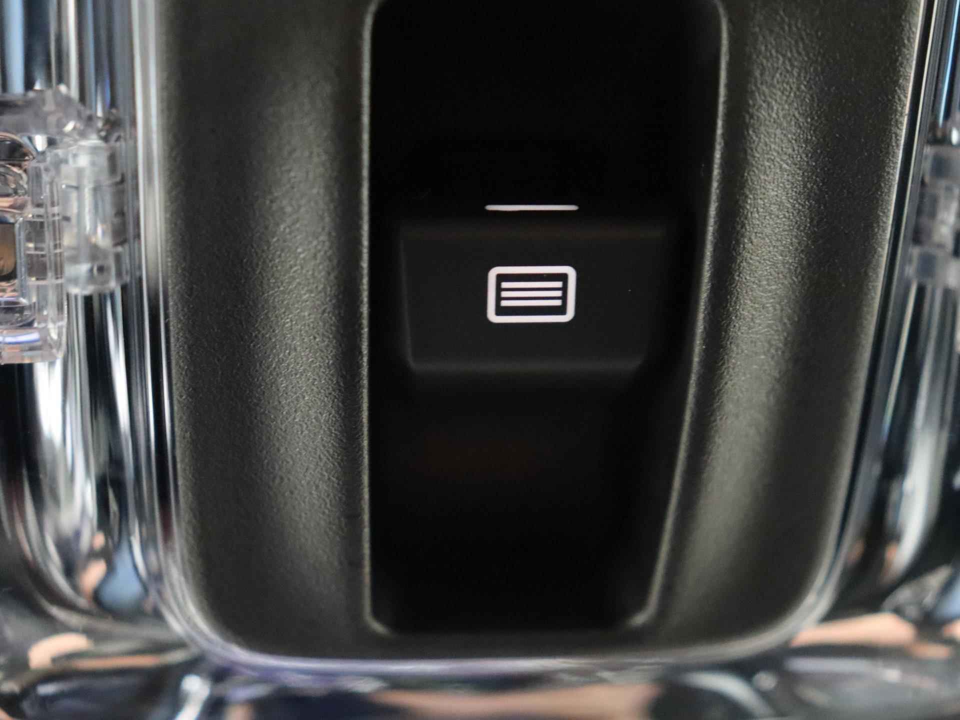 Mercedes-Benz EQA 250 AMG Line 67 kWh / Panorama-schuifdak / Nightpakket / Sfeerverlichting / Achteruitrijcamera / Easypack-Achterklep / - 26/34
