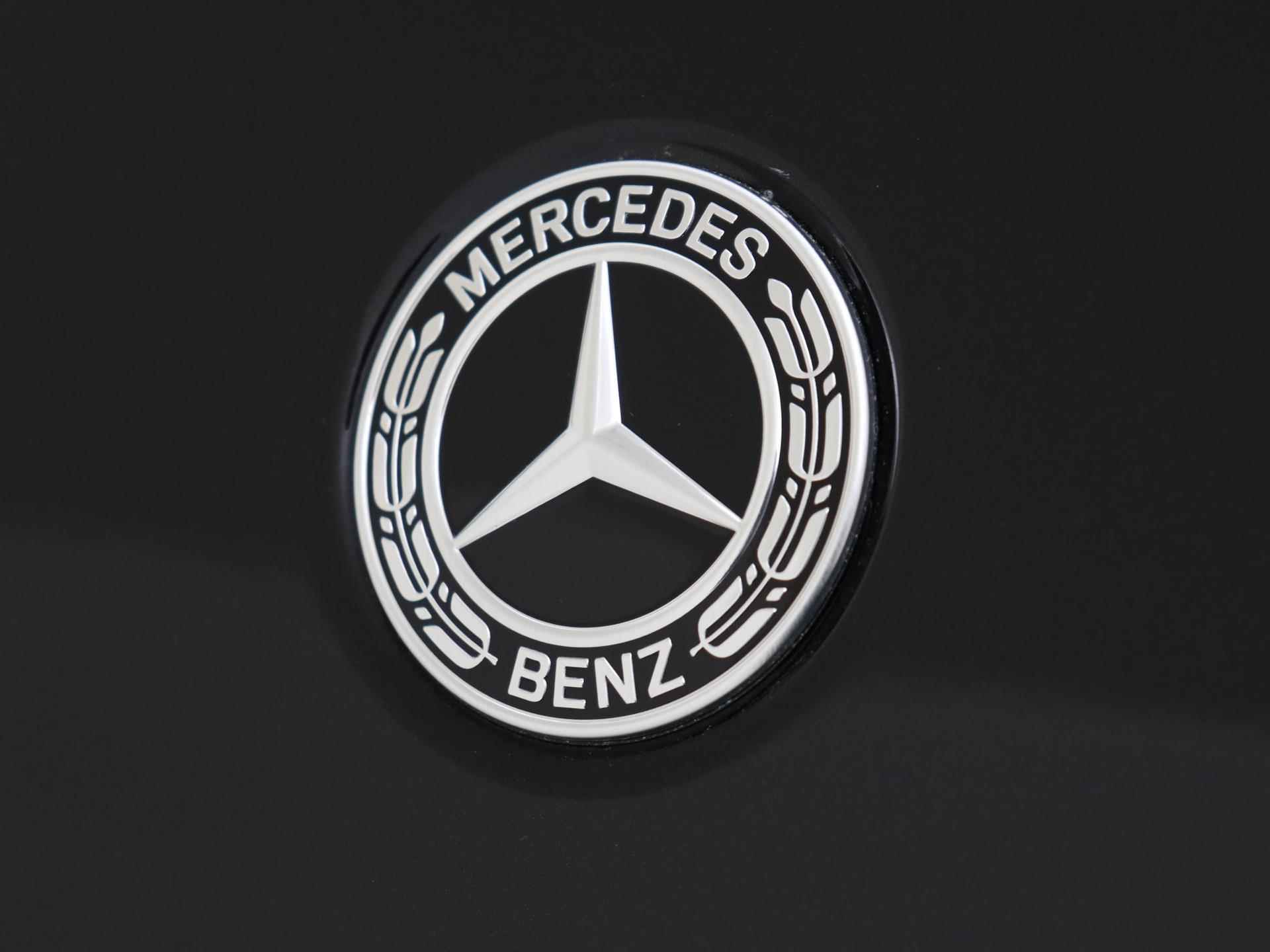 Mercedes-Benz EQA 250 AMG Line 67 kWh / Panorama-schuifdak / Nightpakket / Sfeerverlichting / Achteruitrijcamera / Easypack-Achterklep / - 32/34