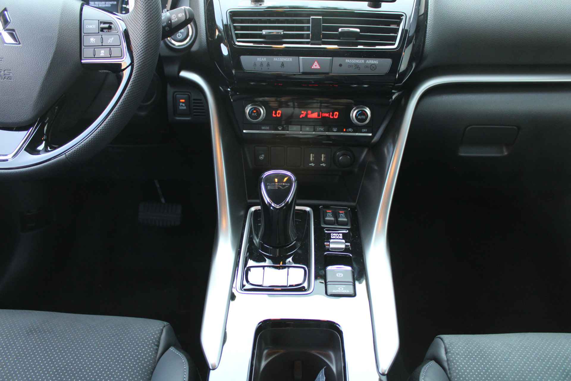 Mitsubishi Eclipse Cross 2.4 PHEV Black Edition Adapt.Cruise control, Premium Audio, Navigatie, Standkachel, 18"LM velgen. - 26/43