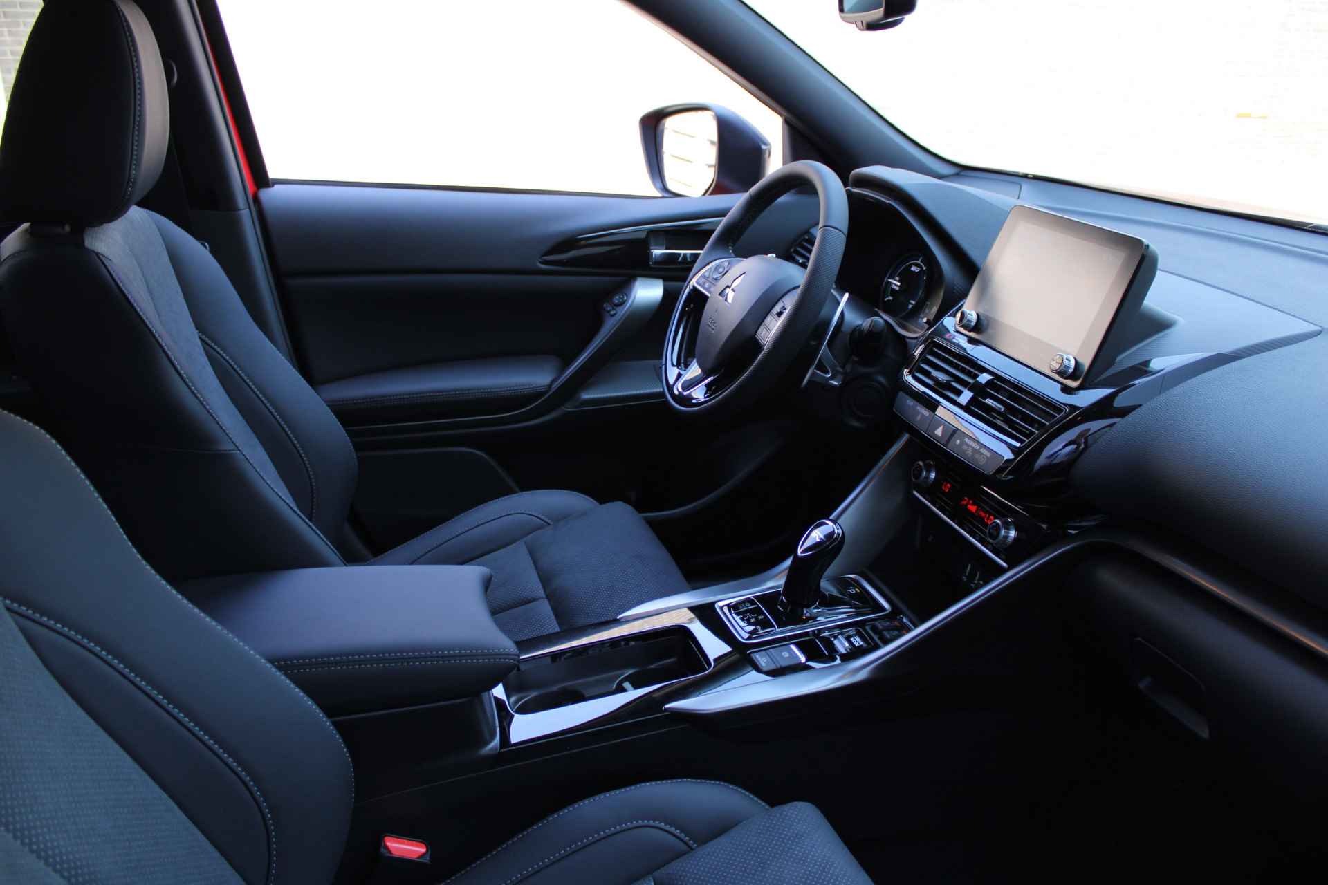 Mitsubishi Eclipse Cross 2.4 PHEV Black Edition Adapt.Cruise control, Premium Audio, Navigatie, Standkachel, 18"LM velgen. - 30/43