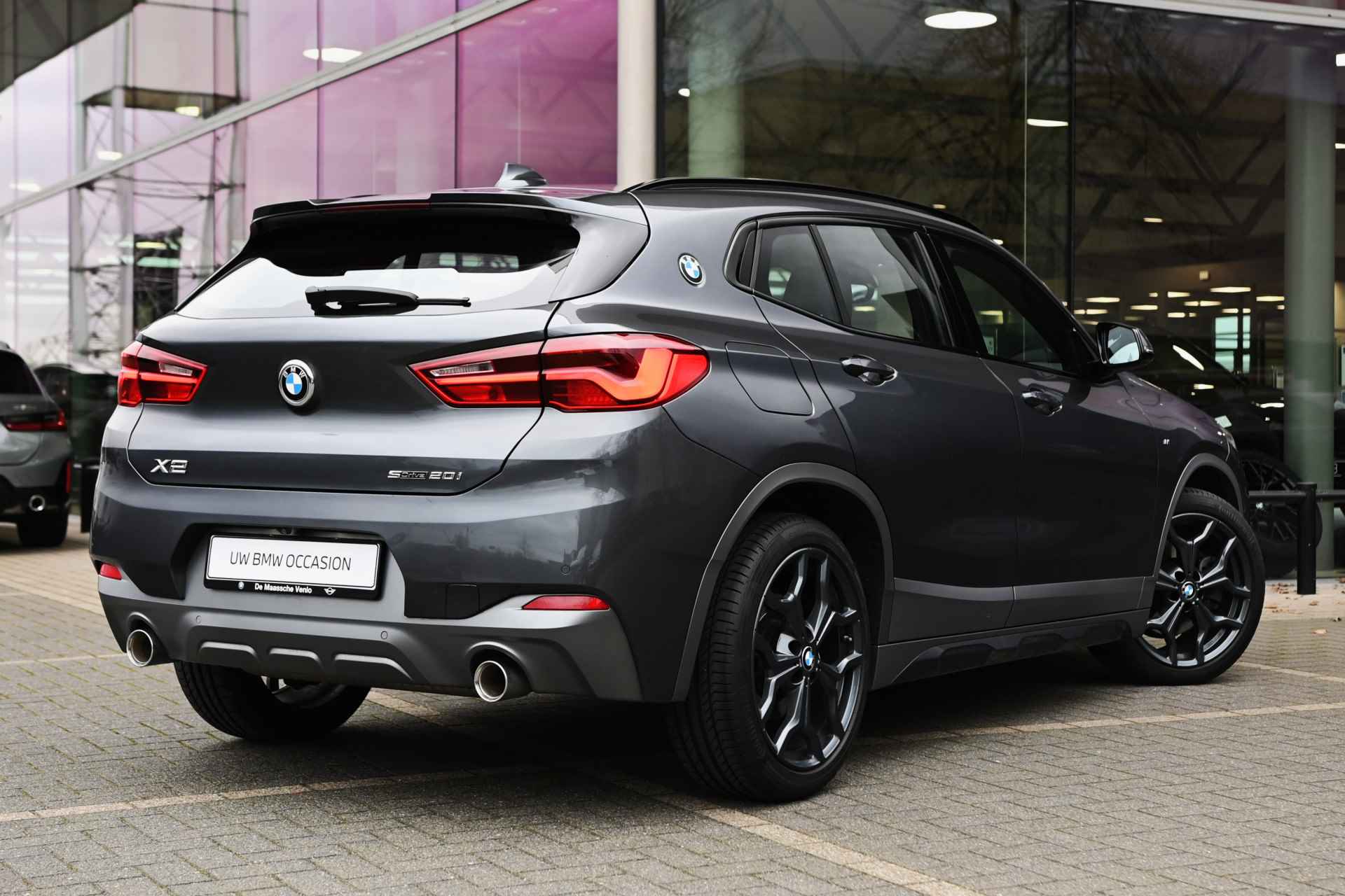 BMW X2 sDrive20i High Executive Automaat / Panoramadak / Achteruitrijcamera / Sportstoelen / Active Cruise Control  / LED / Head-Up / Park Assistant - 3/29