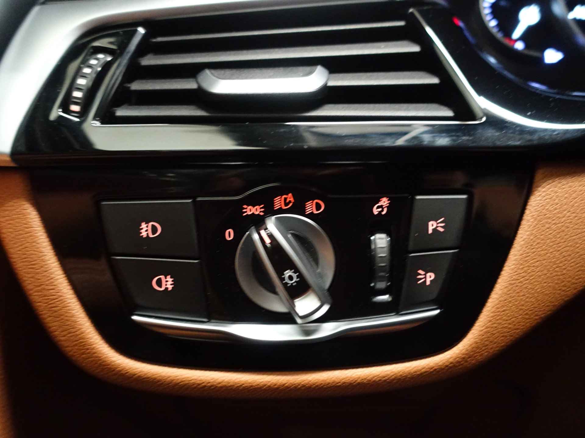 BMW 5 Serie 530d High Exe M-Sport Aut- Virtual Cockpit, Head up, Xenon Led, Memory, Harman Kardon - 29/45