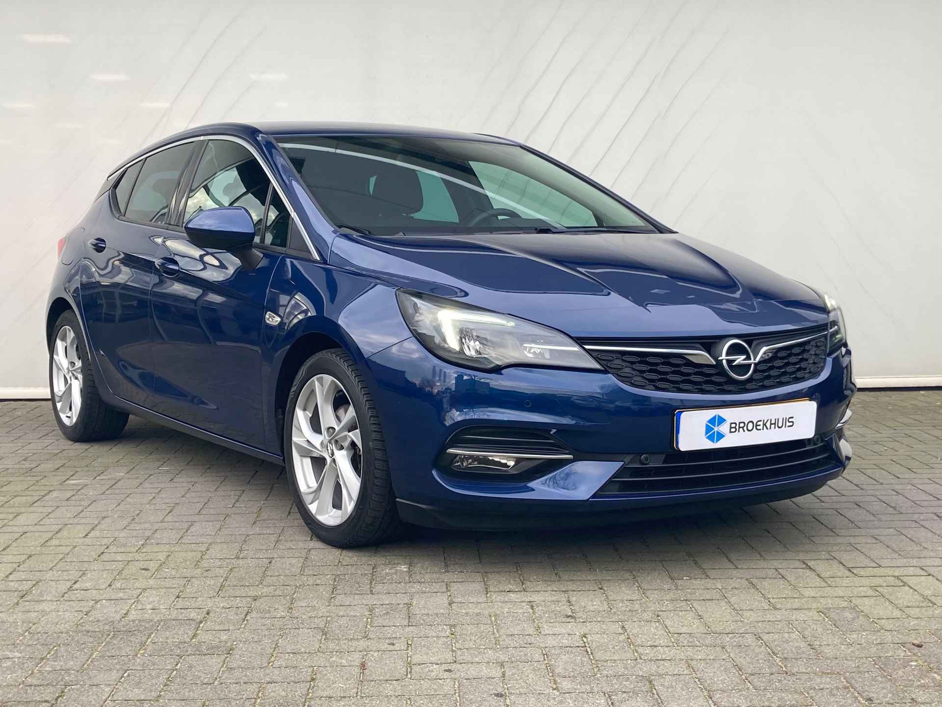 Opel Astra 1.2 Launch Elegance - 3/35