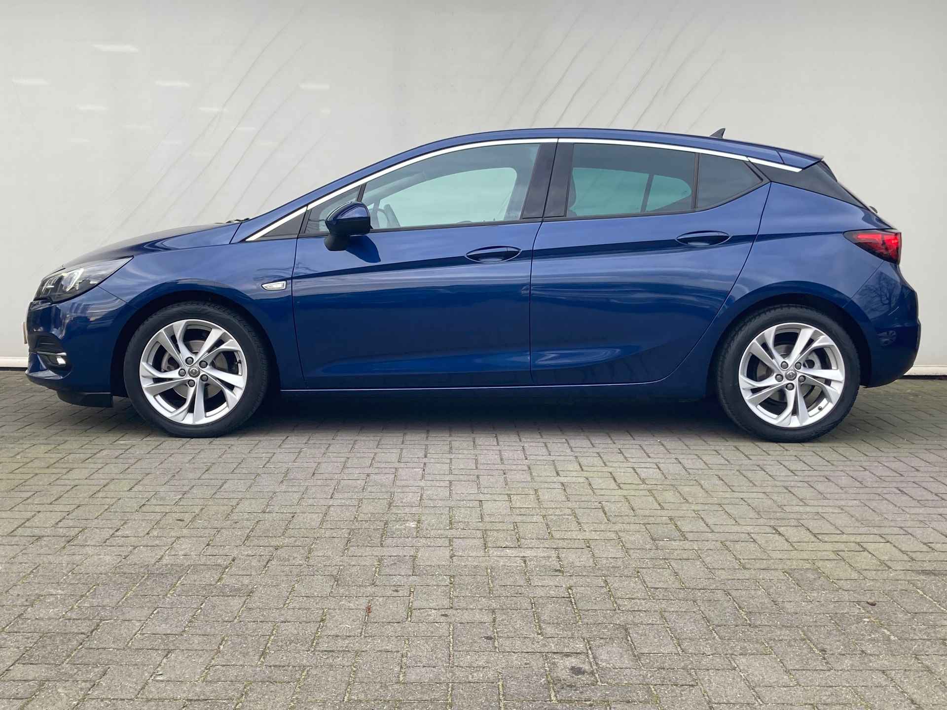 Opel Astra 1.2 Launch Elegance - 4/35