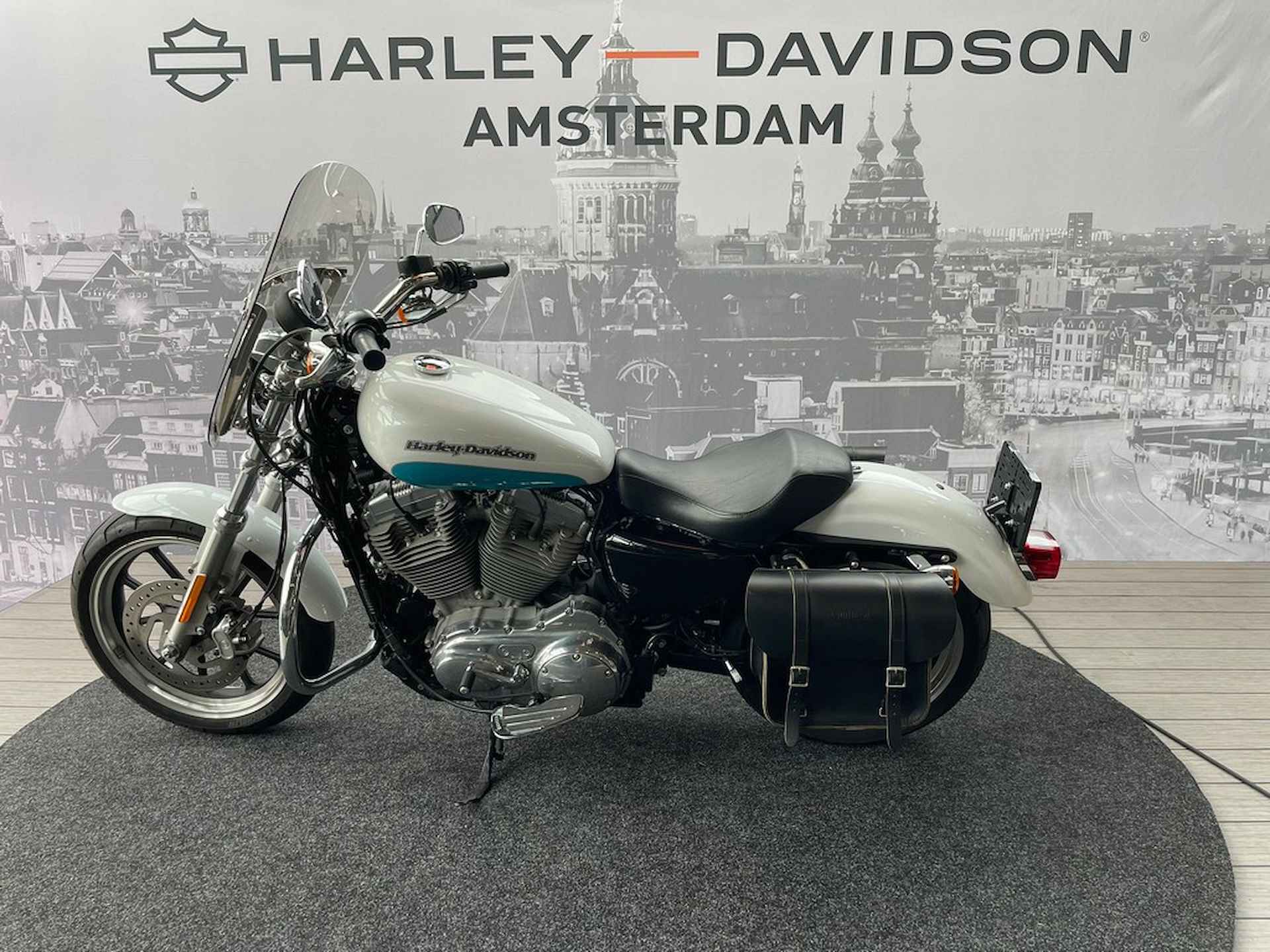 Harley-Davidson XL883L LOW - 4/8