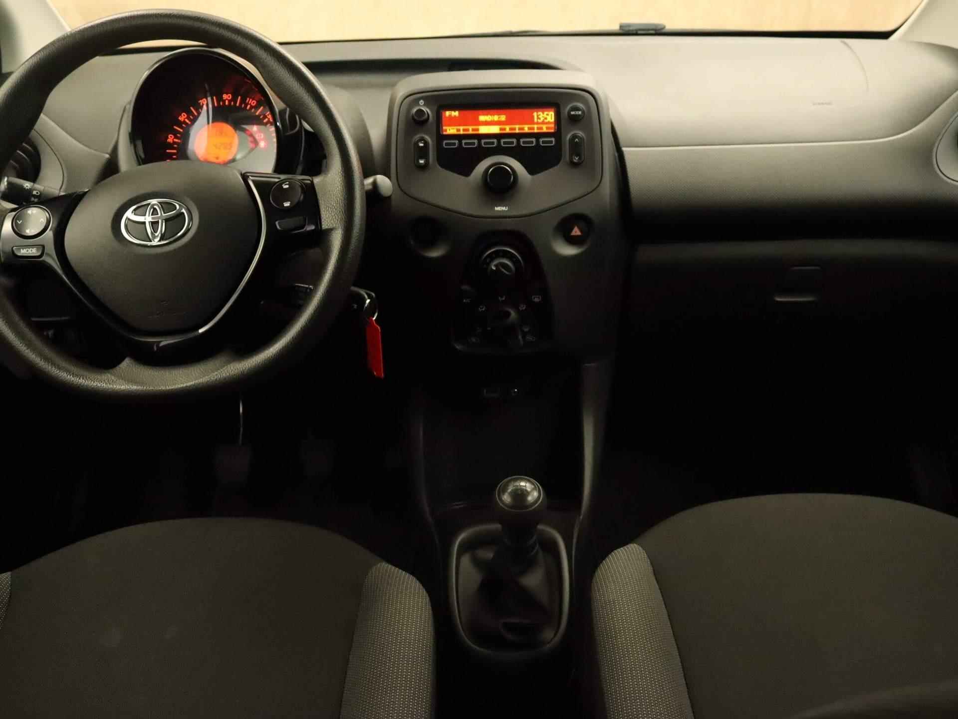 Toyota Aygo 1.0 VVT-i x-fun - ORIGINEEL NEDERLANDSE AUTO - AIRCO - BLUETOOTH - SNELHEIDSBEGRENZER - AUDIO AF FABRIEK - ELEKTRISCHE RAMEN VOOR - CENTRALE DEURVERGRENDELING MET AFSTANDSBEDIENING - 4/31