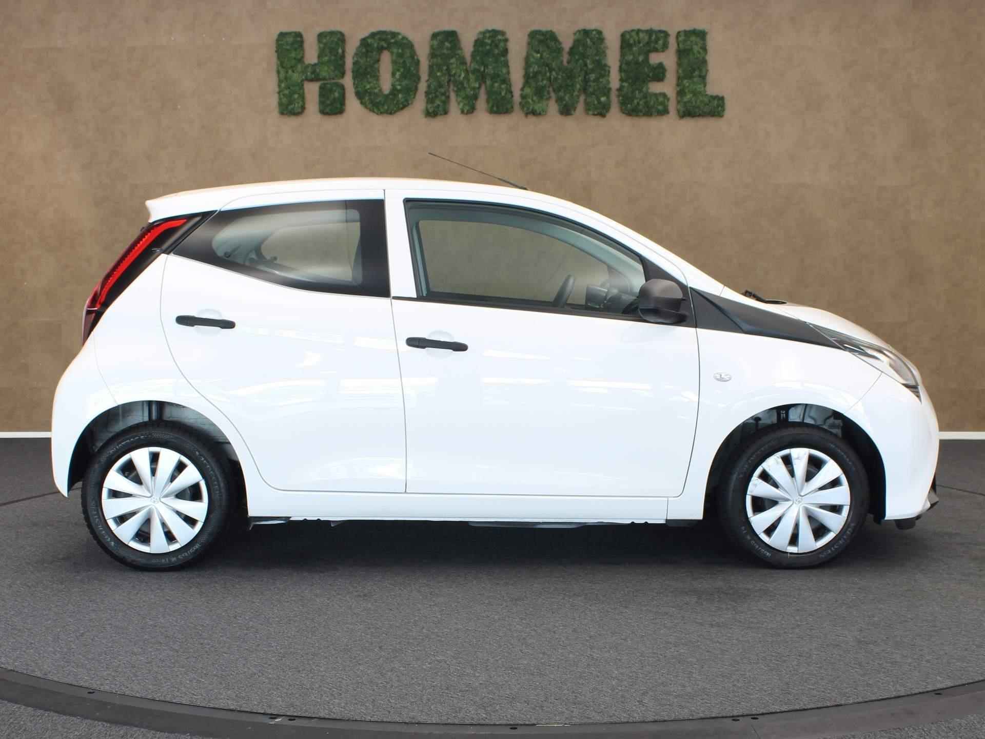 Toyota Aygo 1.0 VVT-i x-fun - ORIGINEEL NEDERLANDSE AUTO - AIRCO - BLUETOOTH - SNELHEIDSBEGRENZER - AUDIO AF FABRIEK - ELEKTRISCHE RAMEN VOOR - CENTRALE DEURVERGRENDELING MET AFSTANDSBEDIENING - 10/31