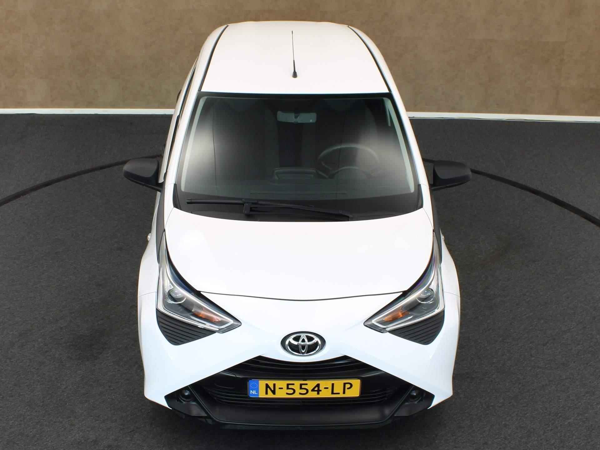 Toyota Aygo 1.0 VVT-i x-fun - ORIGINEEL NEDERLANDSE AUTO - AIRCO - BLUETOOTH - SNELHEIDSBEGRENZER - AUDIO AF FABRIEK - ELEKTRISCHE RAMEN VOOR - CENTRALE DEURVERGRENDELING MET AFSTANDSBEDIENING - 13/31