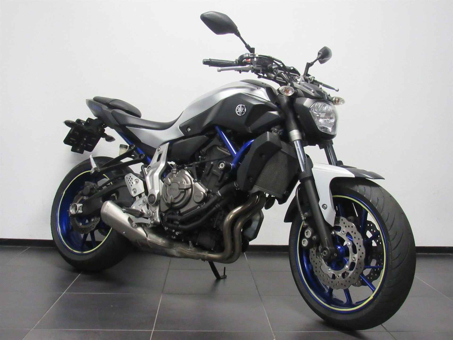 Yamaha MT-07 - 2016 - 2/6