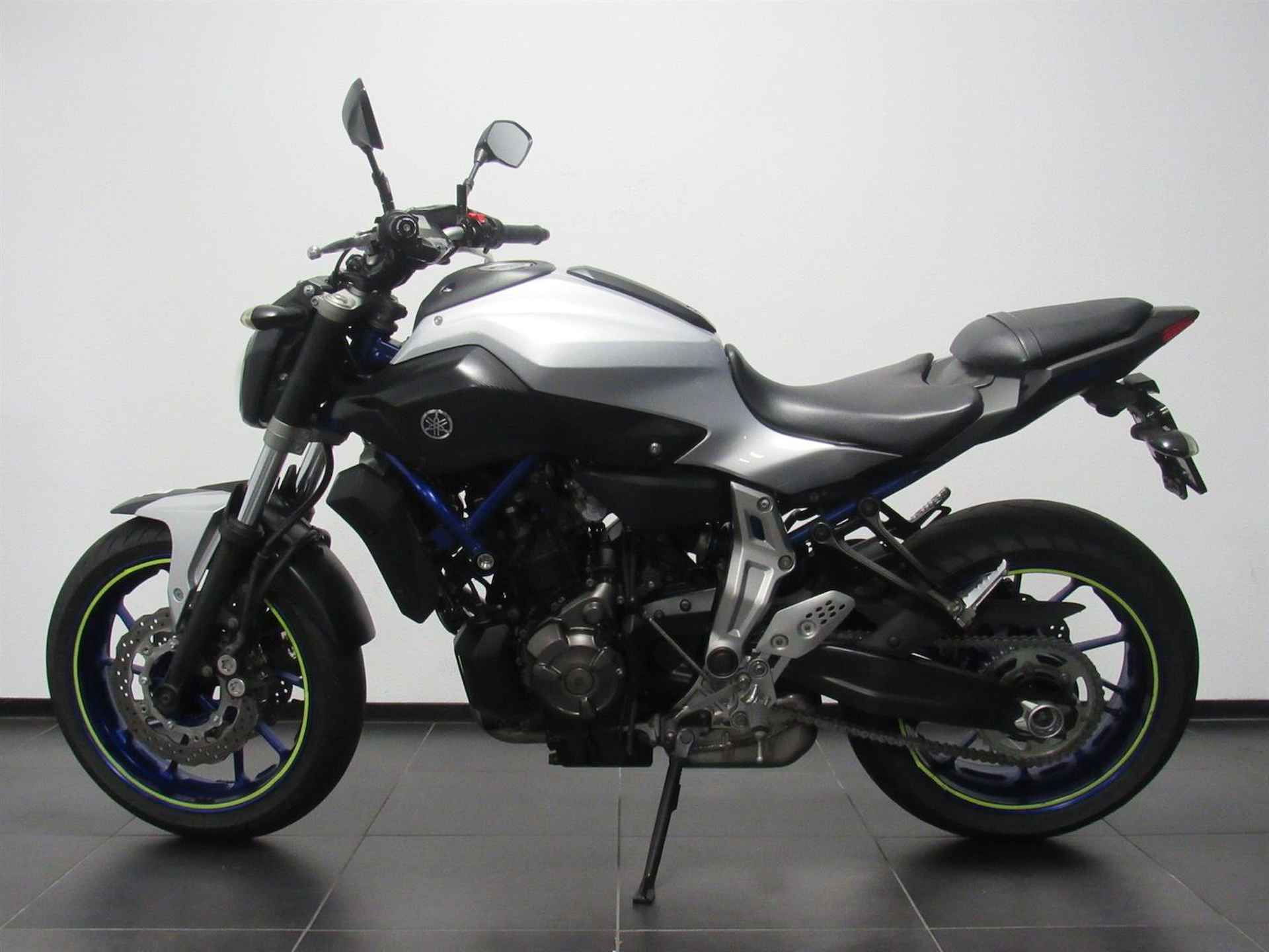 Yamaha MT-07 - 2016 - 4/6