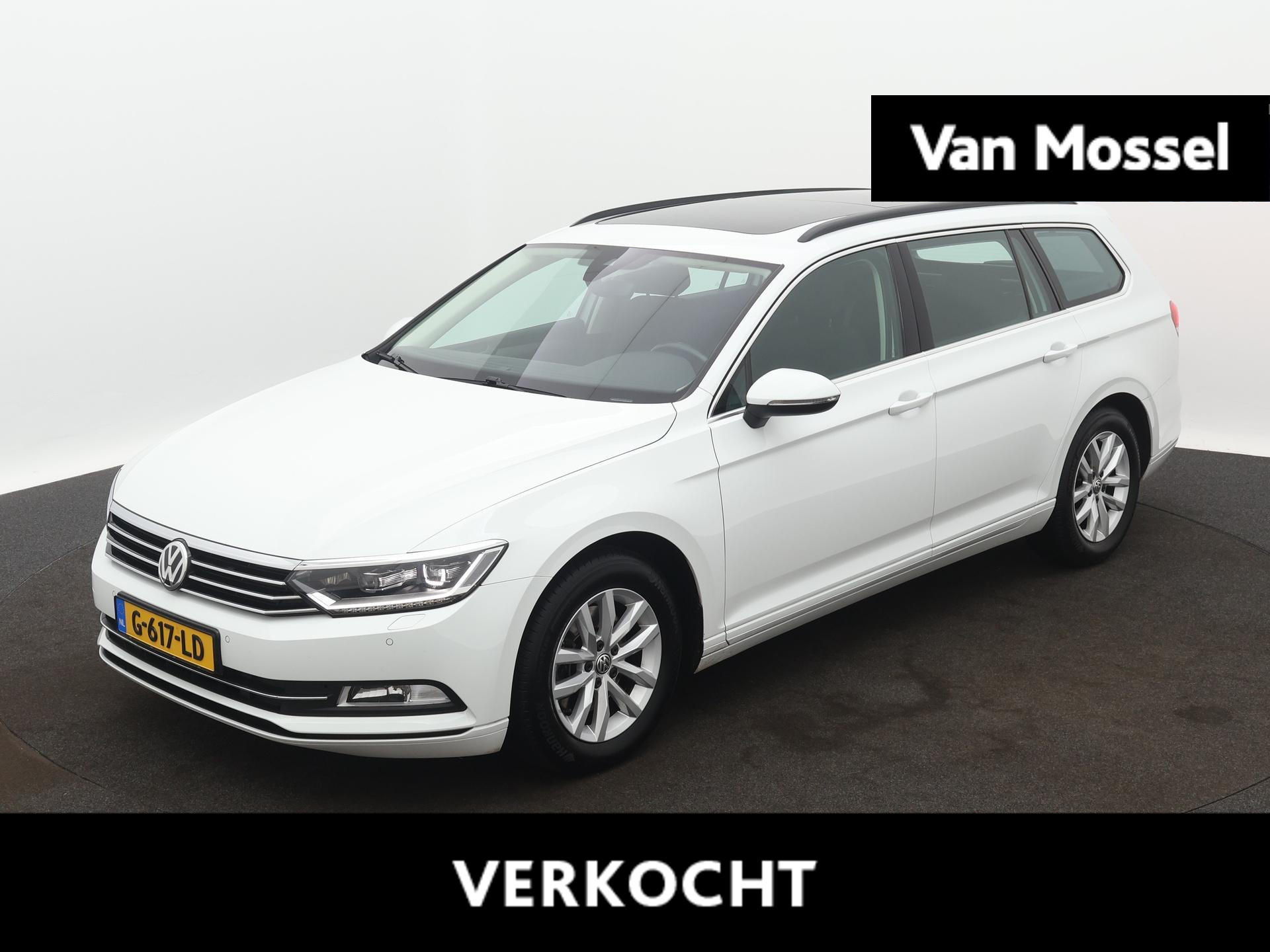 Volkswagen Passat Variant 1.4 TSI ACT Connected Series Plus 150 PK | Navigatie | Panoramadak | Parkeersensoren | Stoelverwarming | Digital Cockpit | Elektr. verstelbare voorstoelen | Climatronic | Trekhaak |