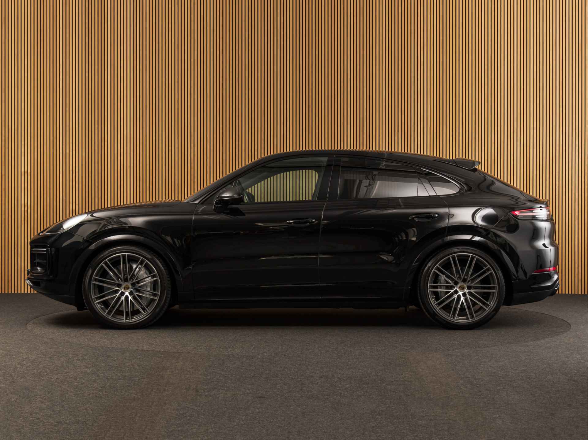 Porsche Cayenne 4.0 Turbo - 2/32