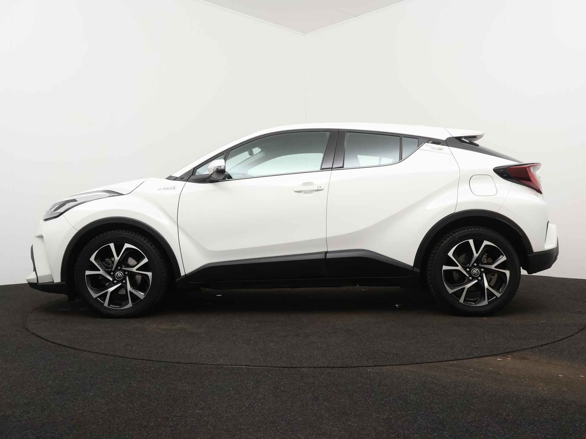 Toyota C-HR 1.8 Hybrid Dynamic | Navigatie | Camera | Climate Control | LM velgen | Cruise Control | - 4/44