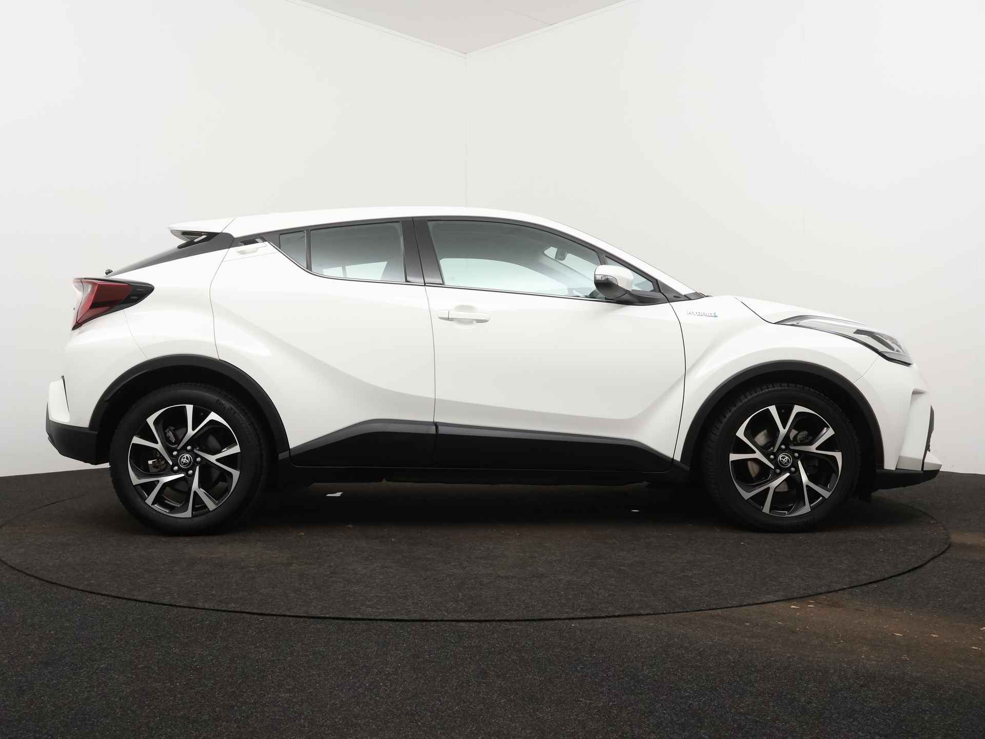 Toyota C-HR 1.8 Hybrid Dynamic | Navigatie | Camera | Climate Control | LM velgen | Cruise Control | - 16/44